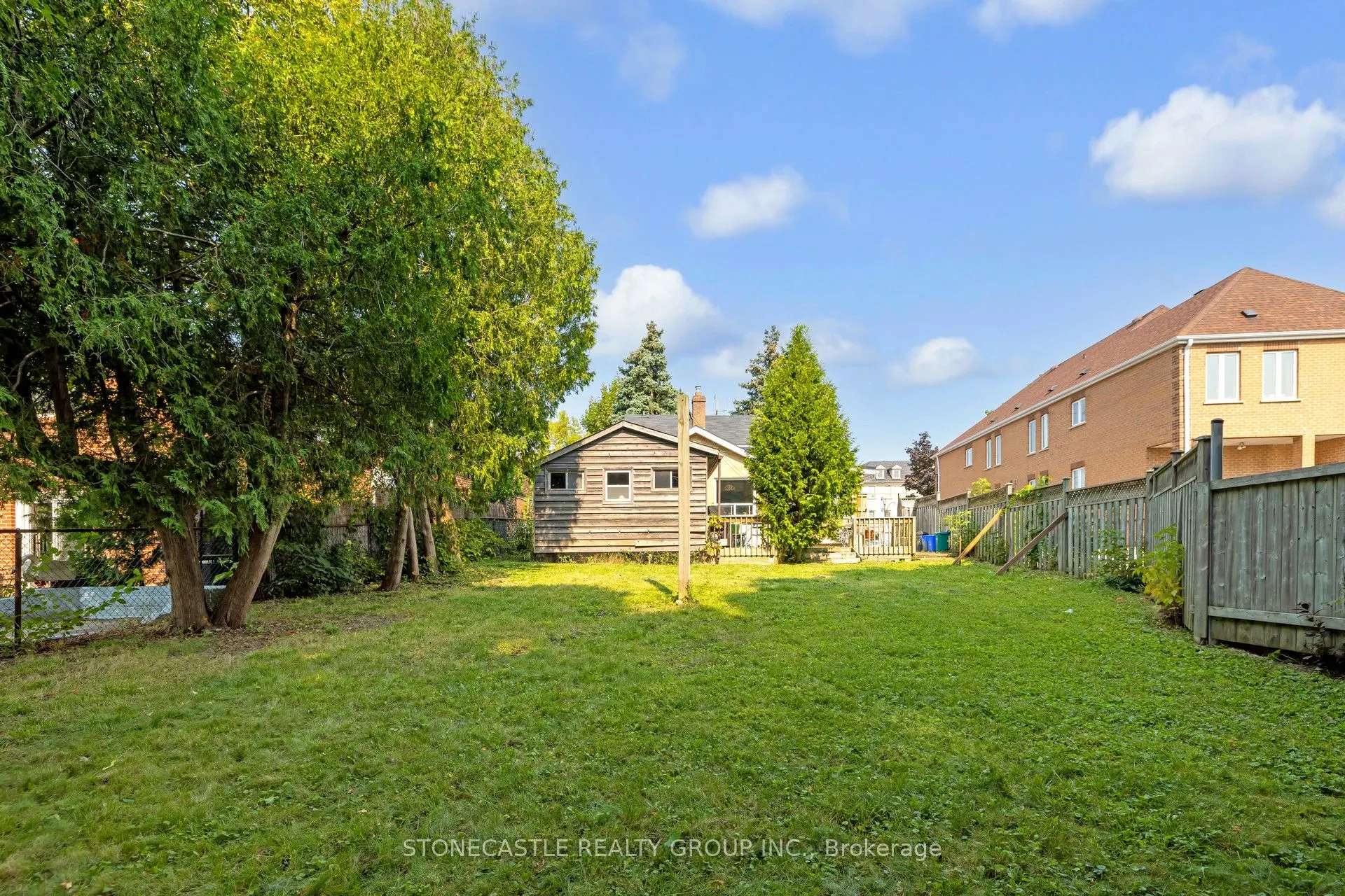 2321 Major Mackenzie Drive W