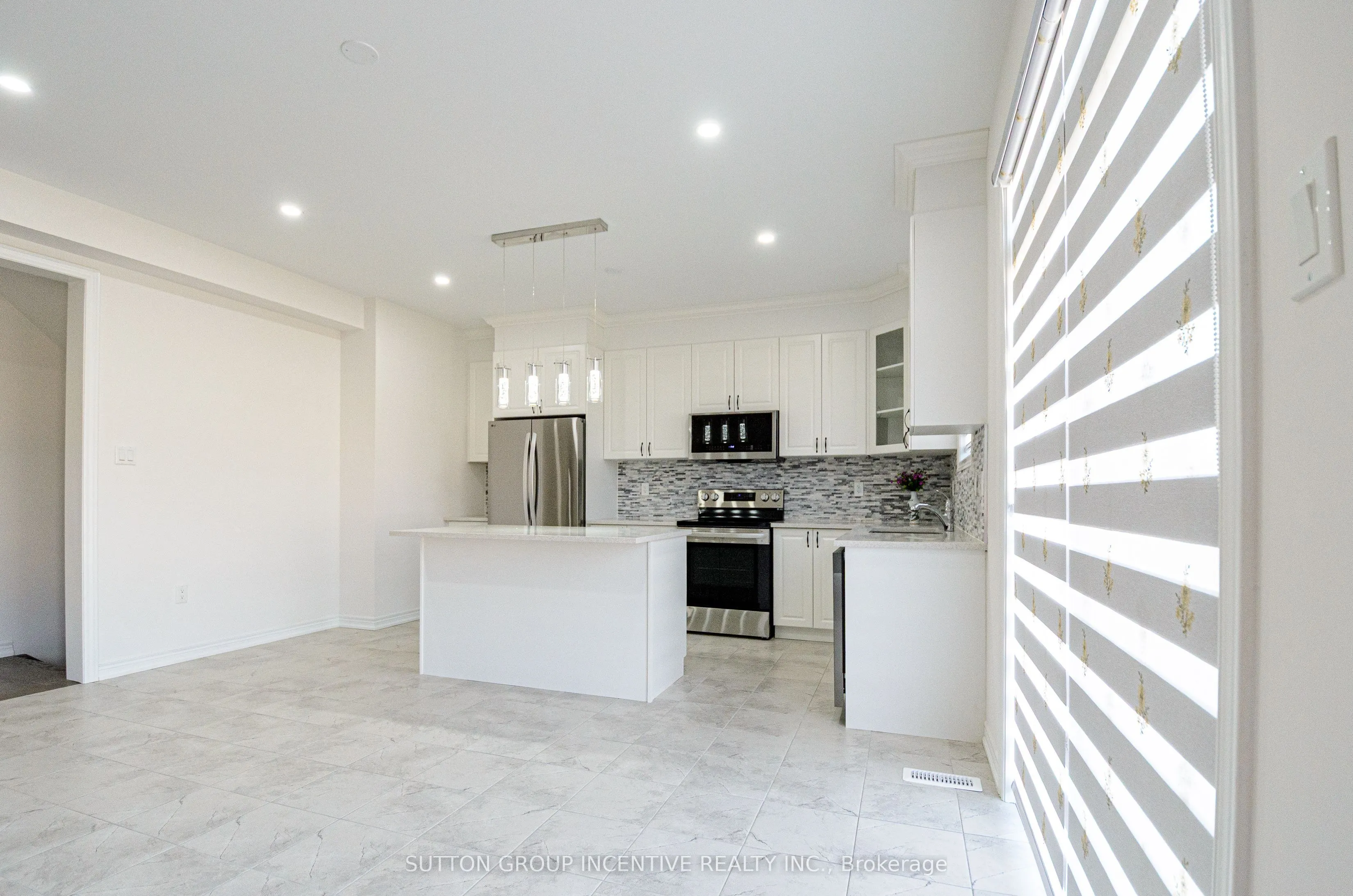 37 BAYCROFT Boulevard
