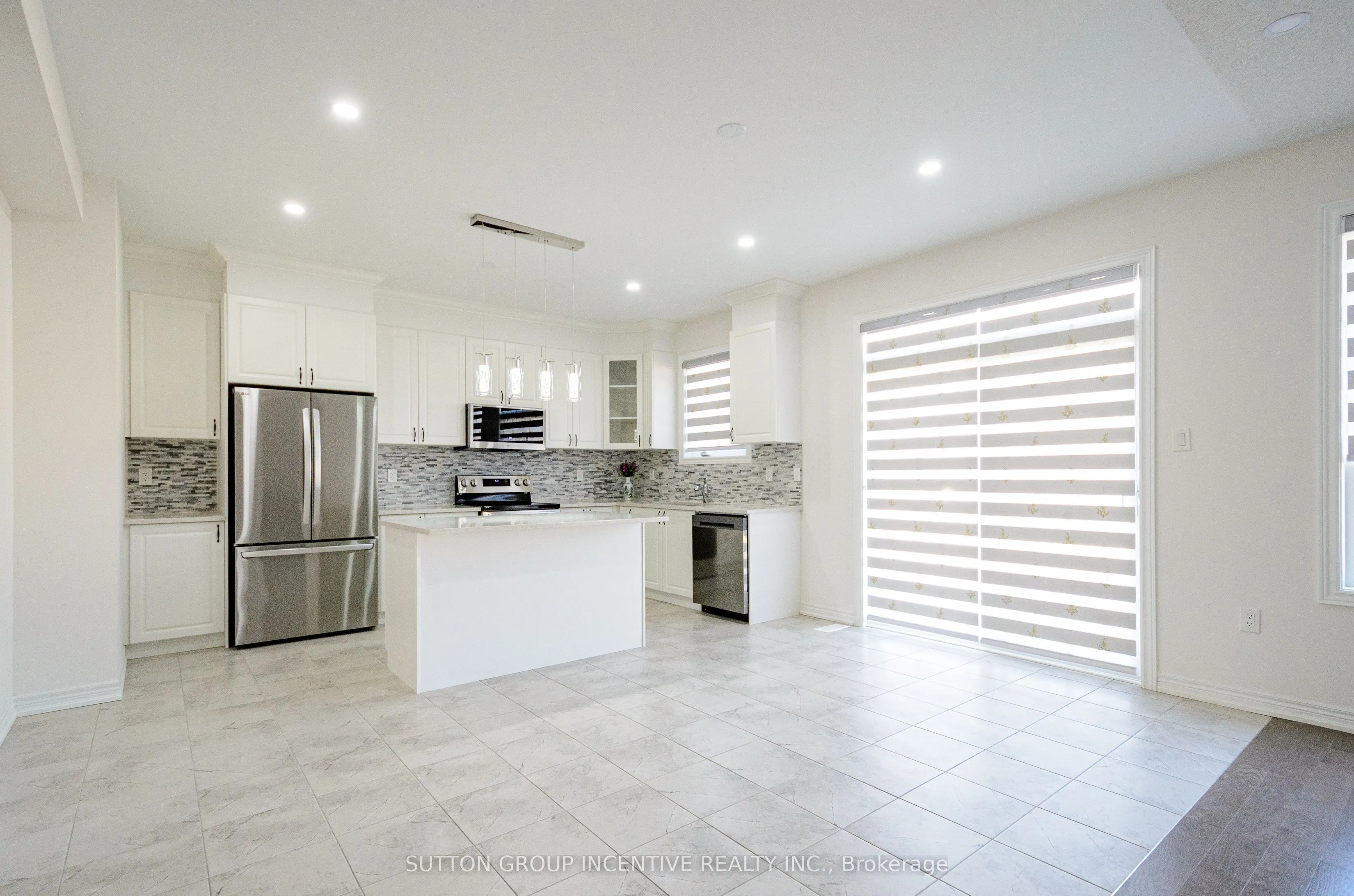37 BAYCROFT Boulevard