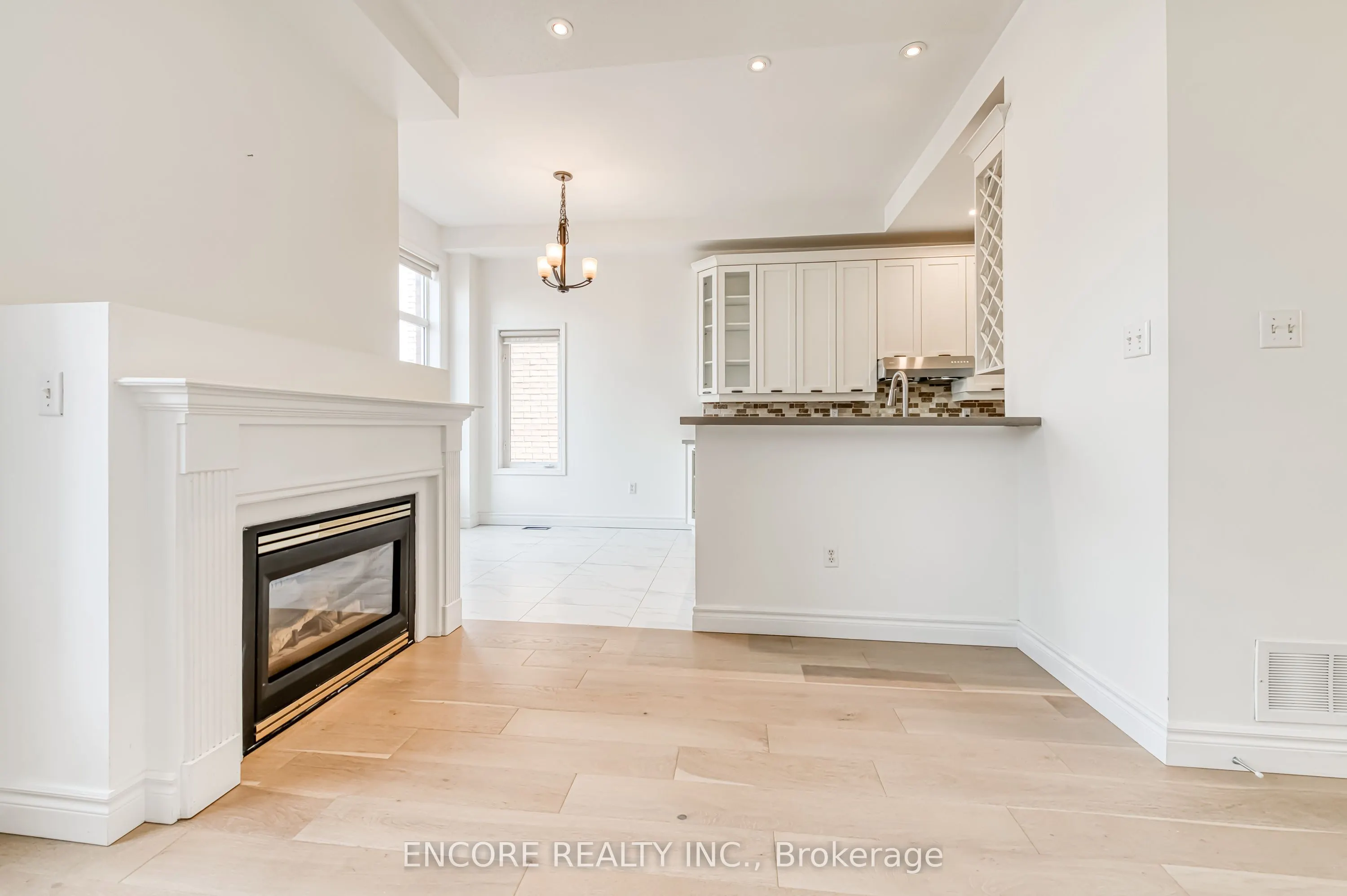 24 Spring Meadow Avenue
