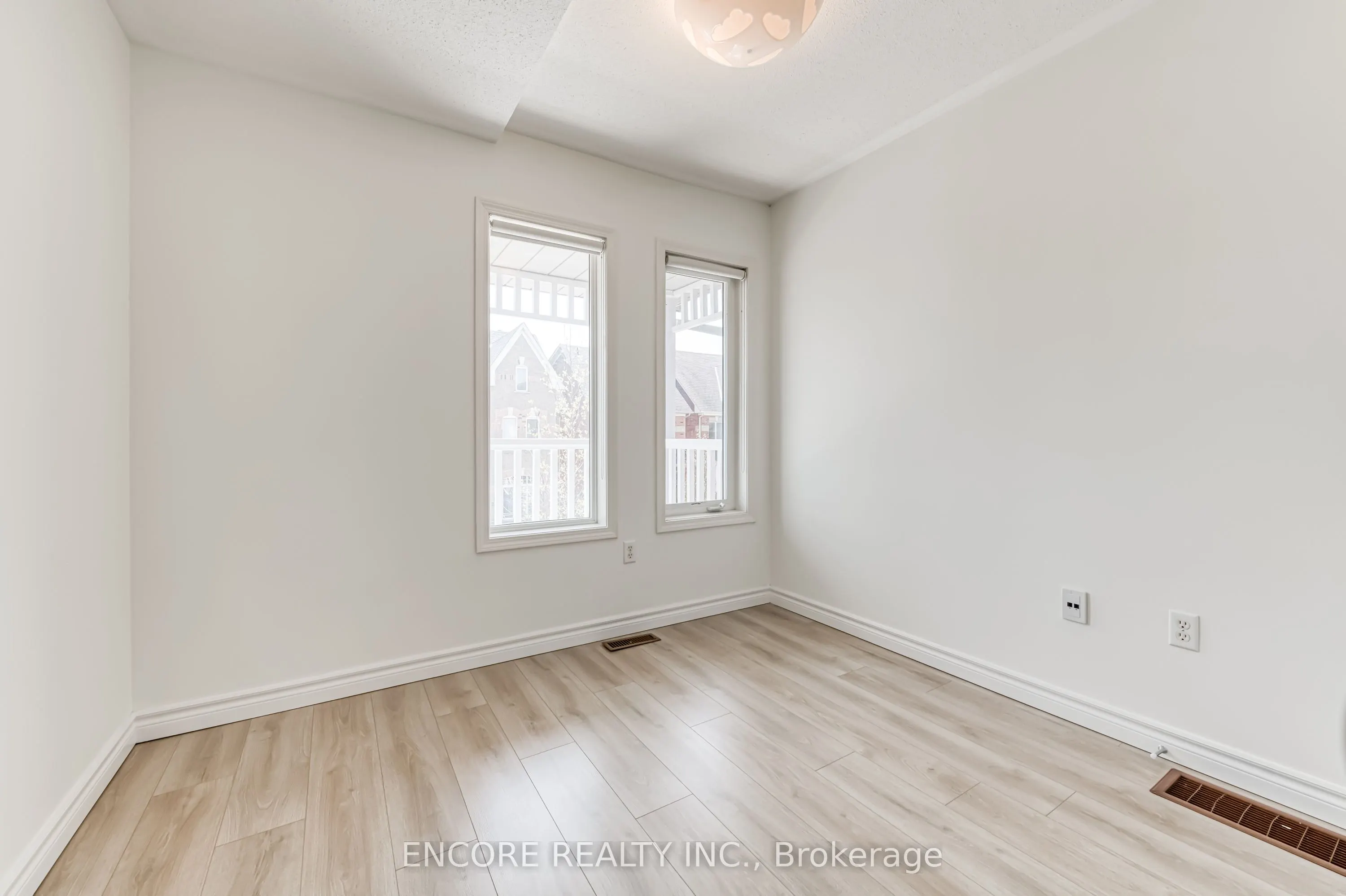24 Spring Meadow Avenue