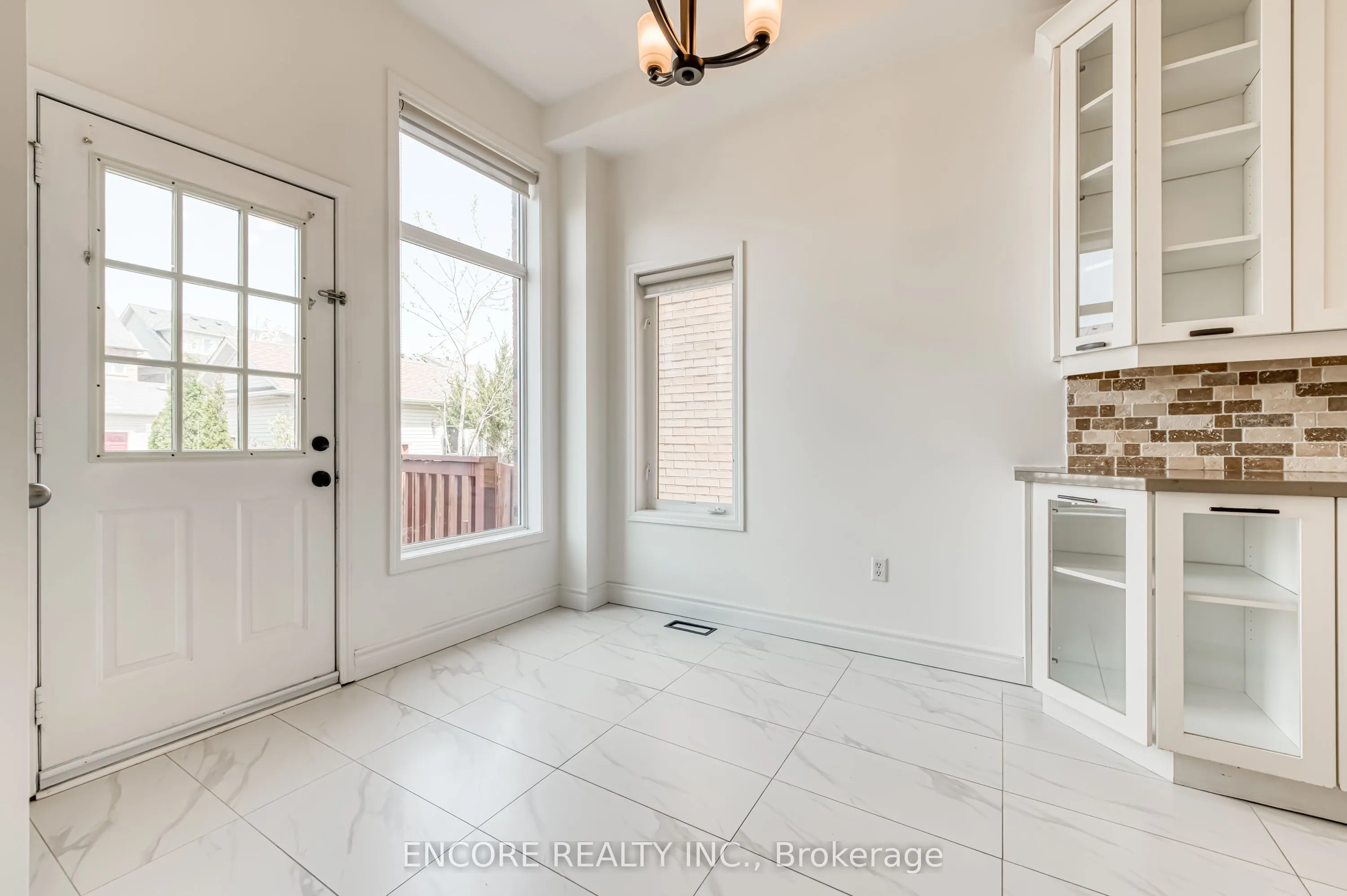 24 Spring Meadow Avenue