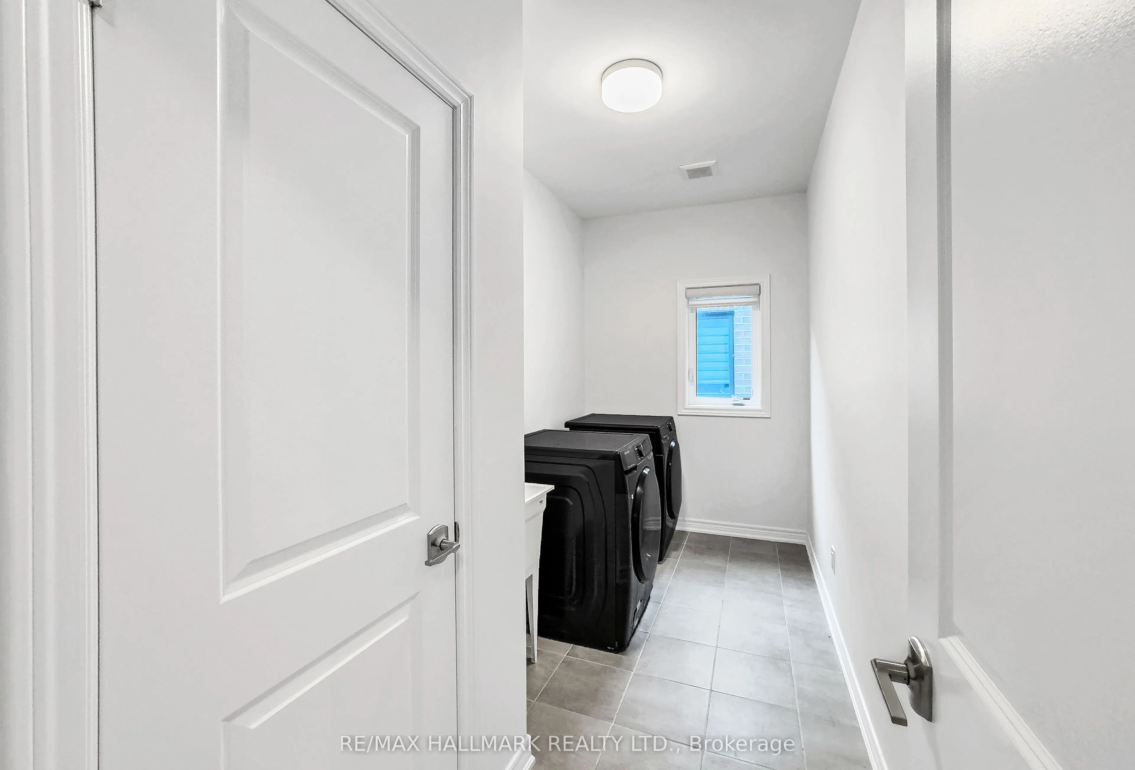 84 Pine Hill Crescent