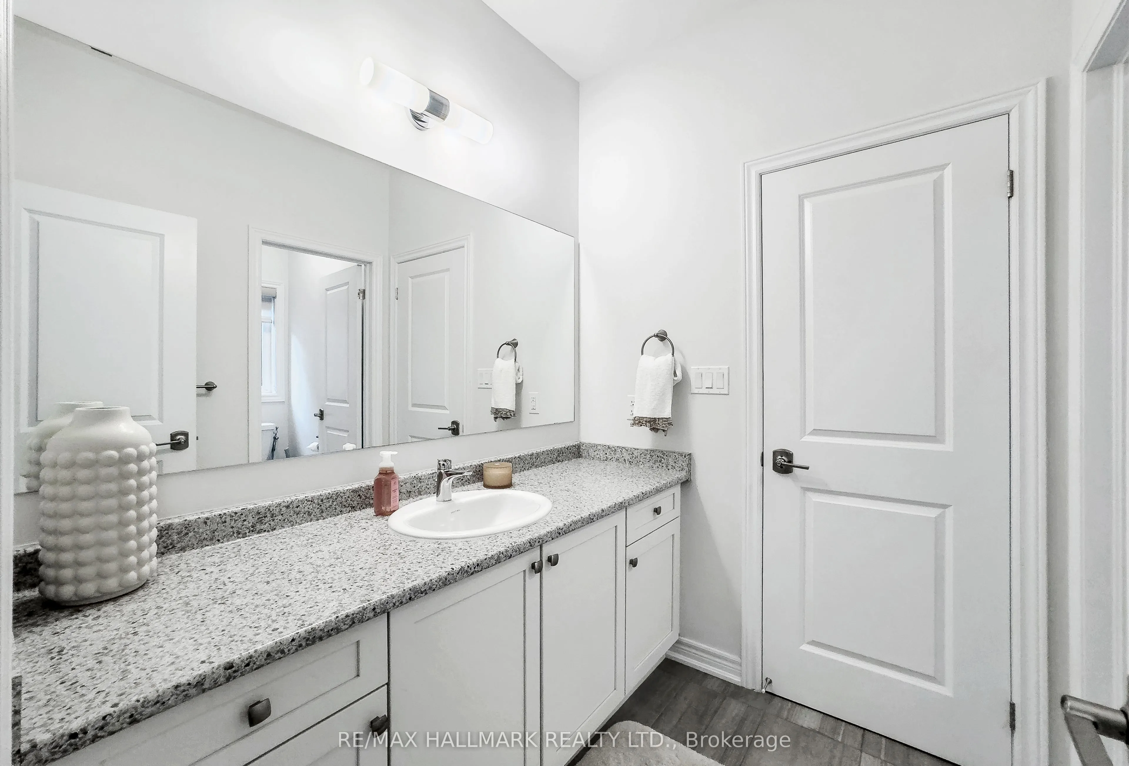 84 Pine Hill Crescent