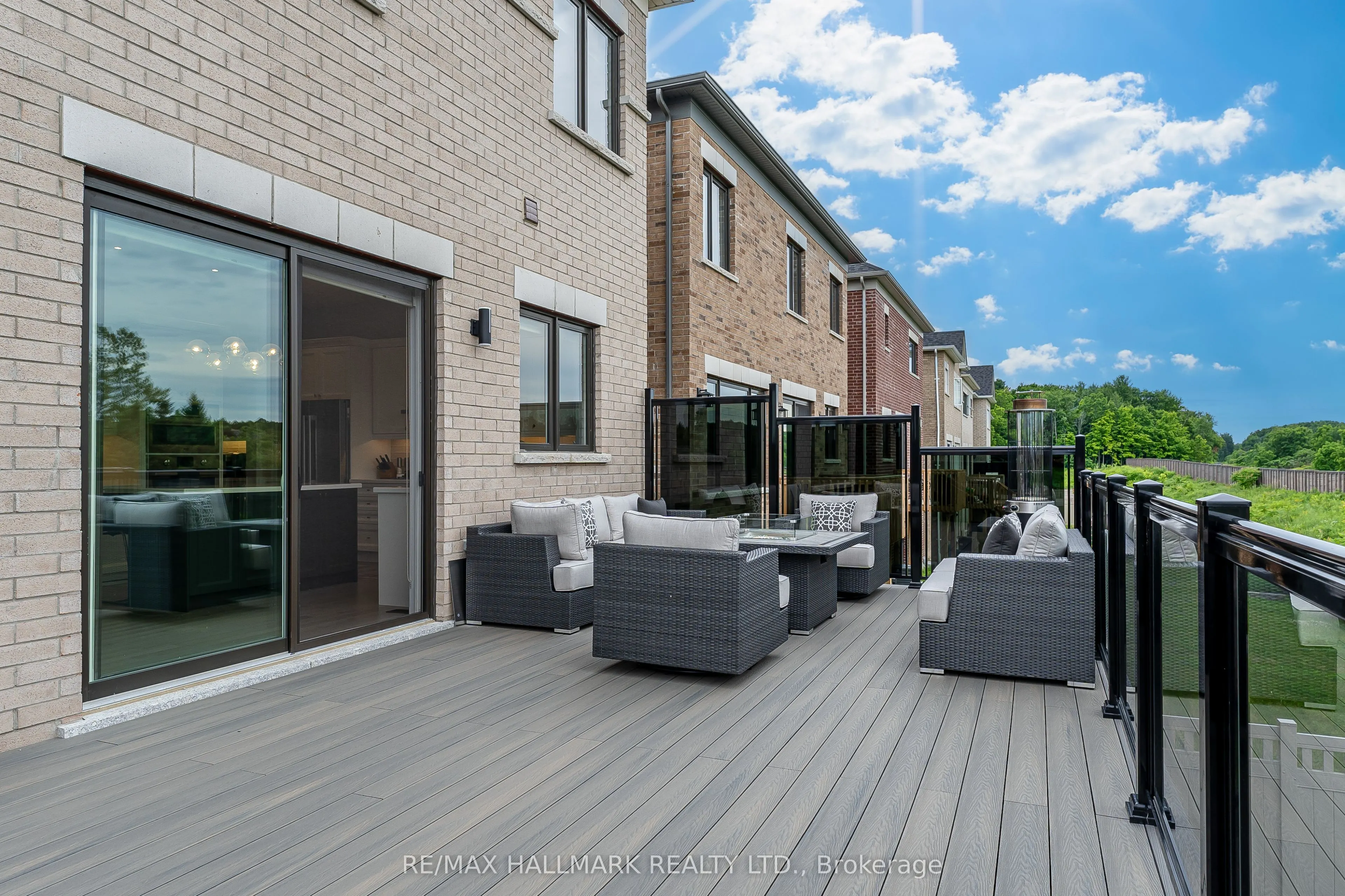 84 Pine Hill Crescent