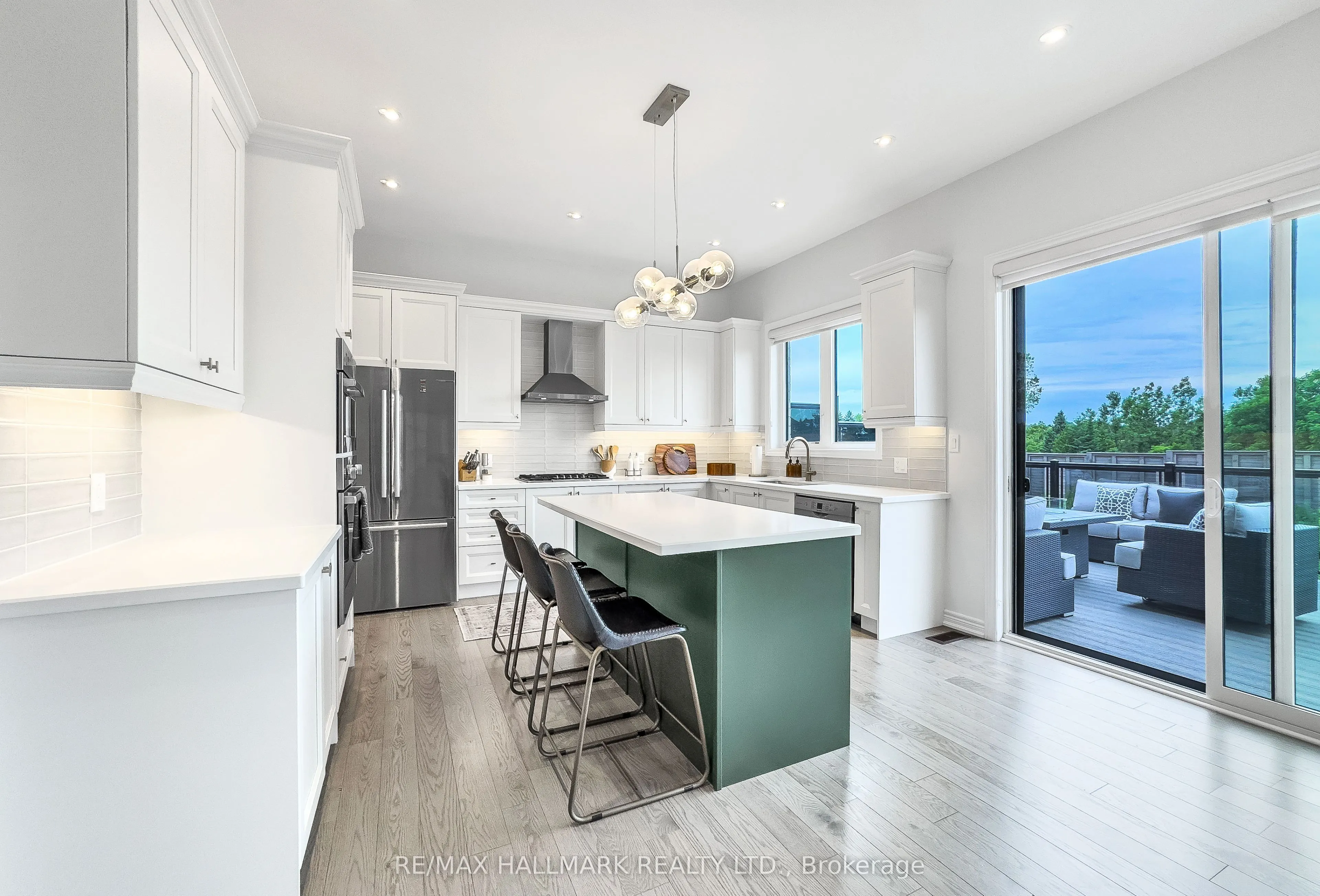 84 Pine Hill Crescent