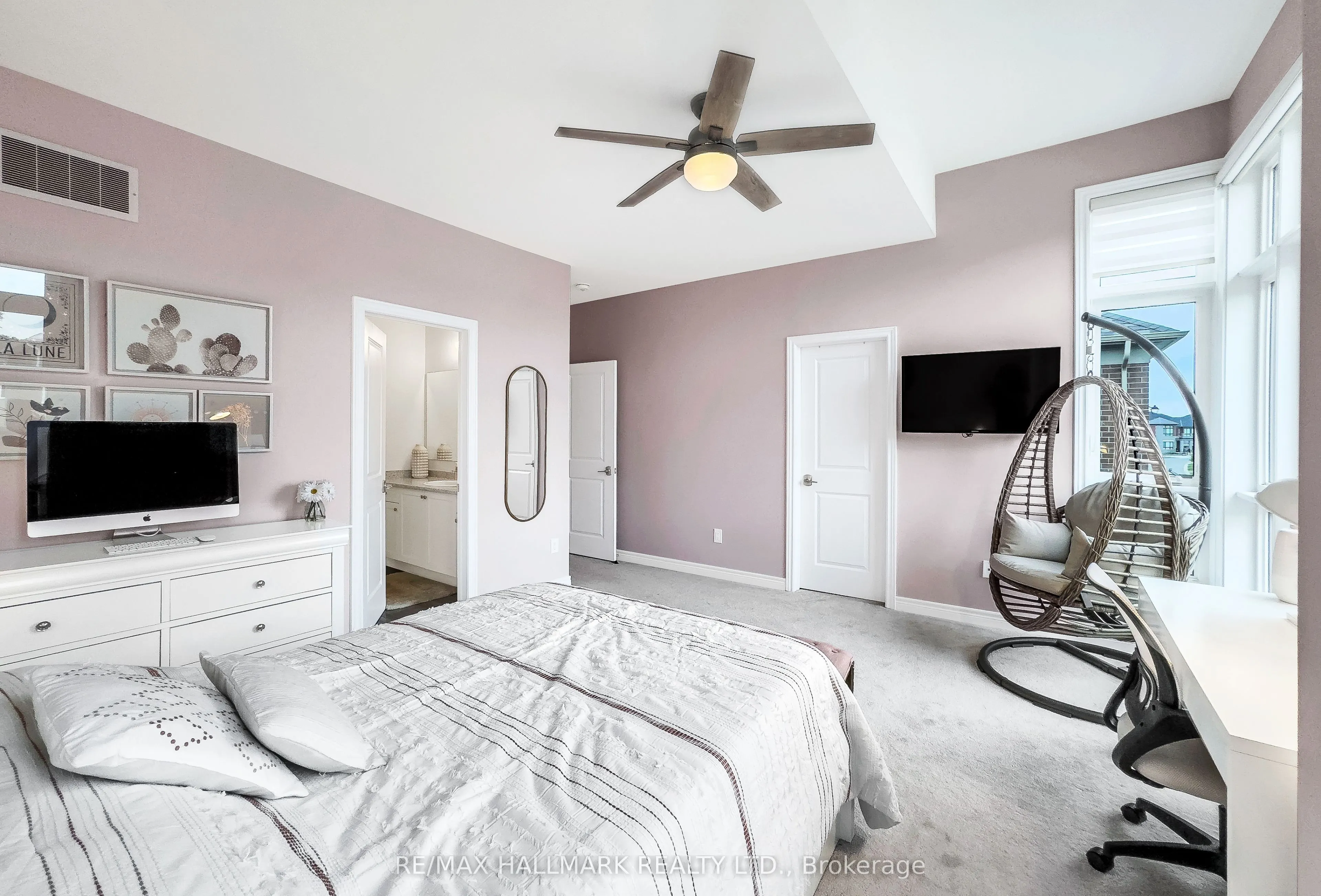 84 Pine Hill Crescent