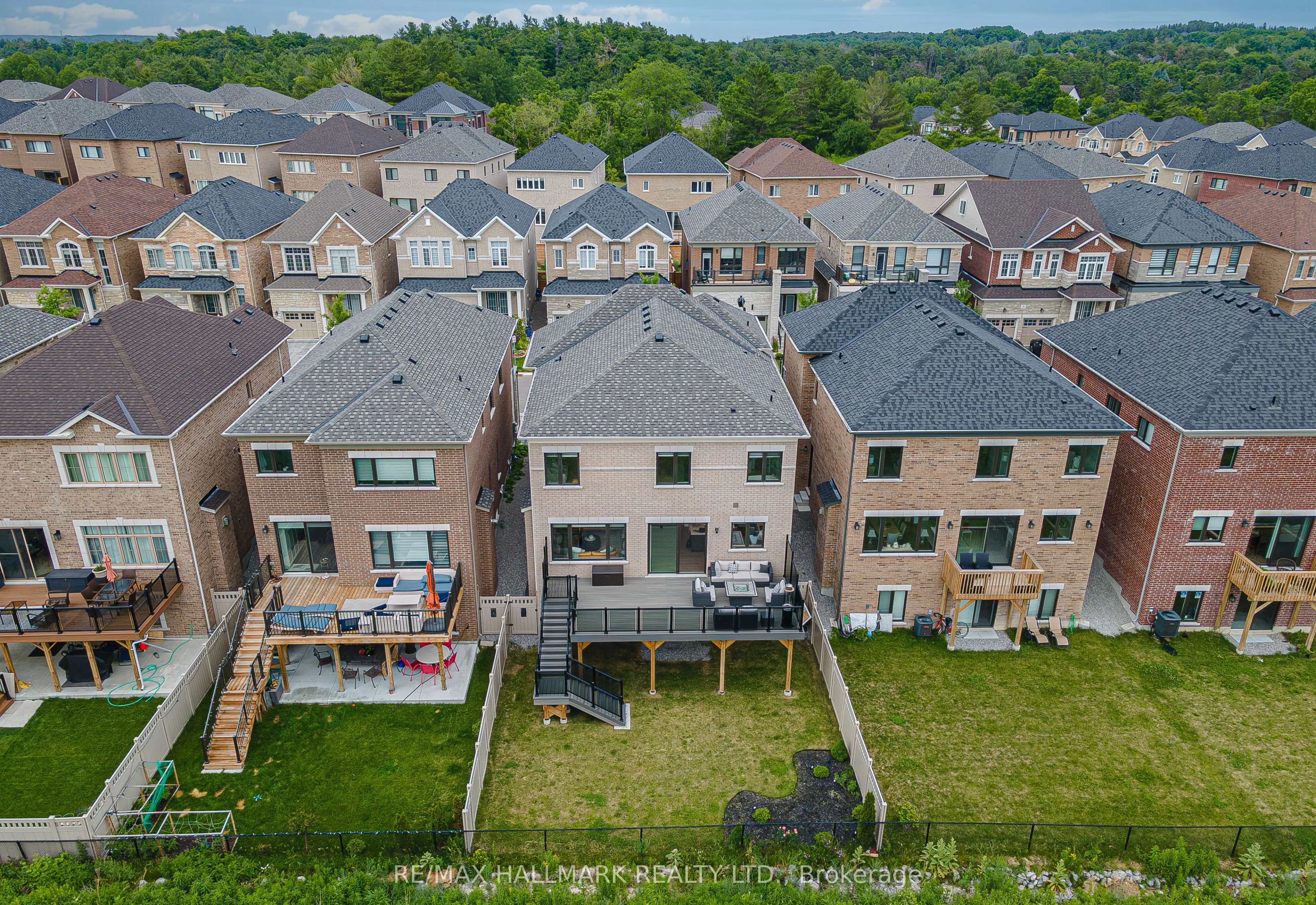 84 Pine Hill Crescent