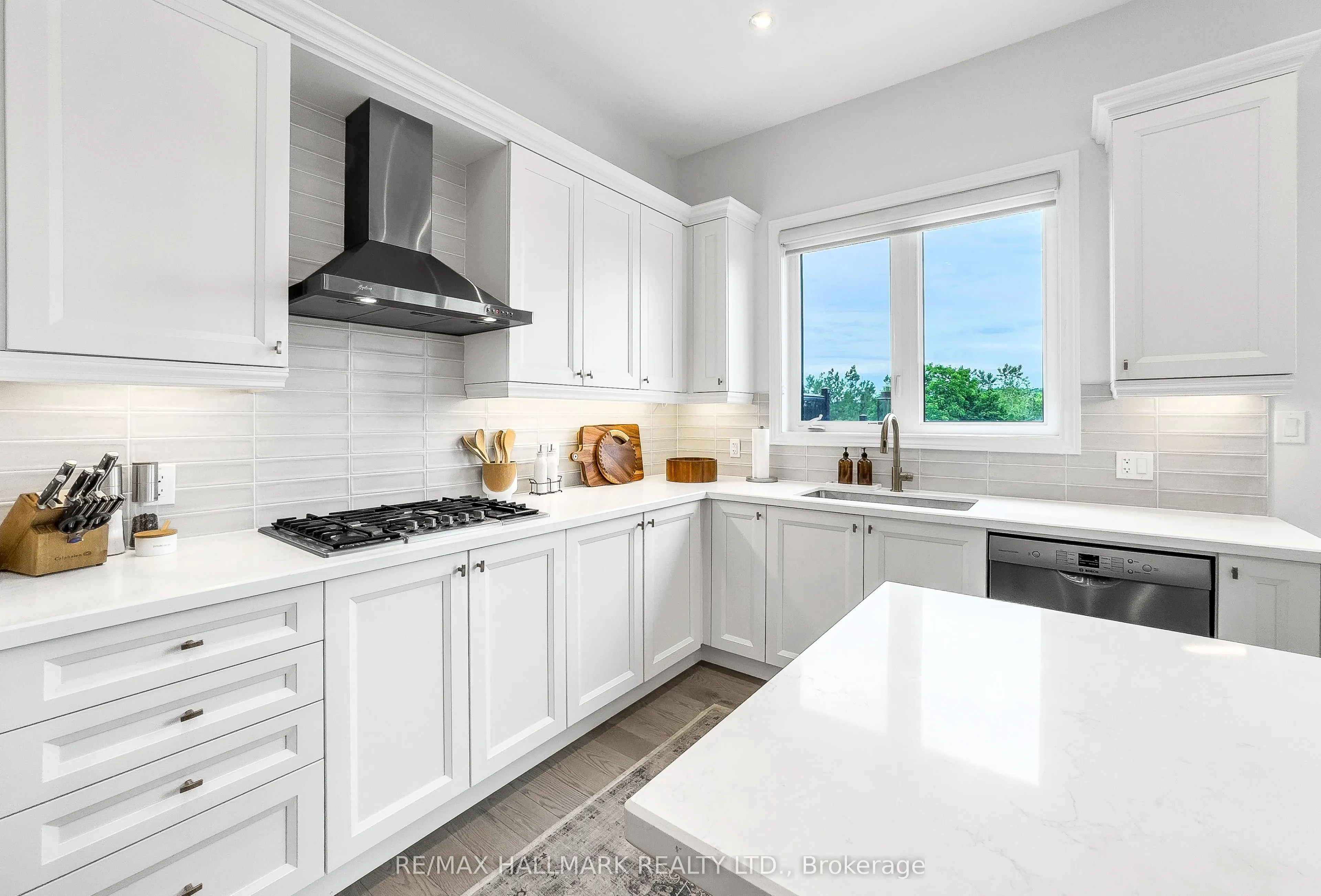 84 Pine Hill Crescent