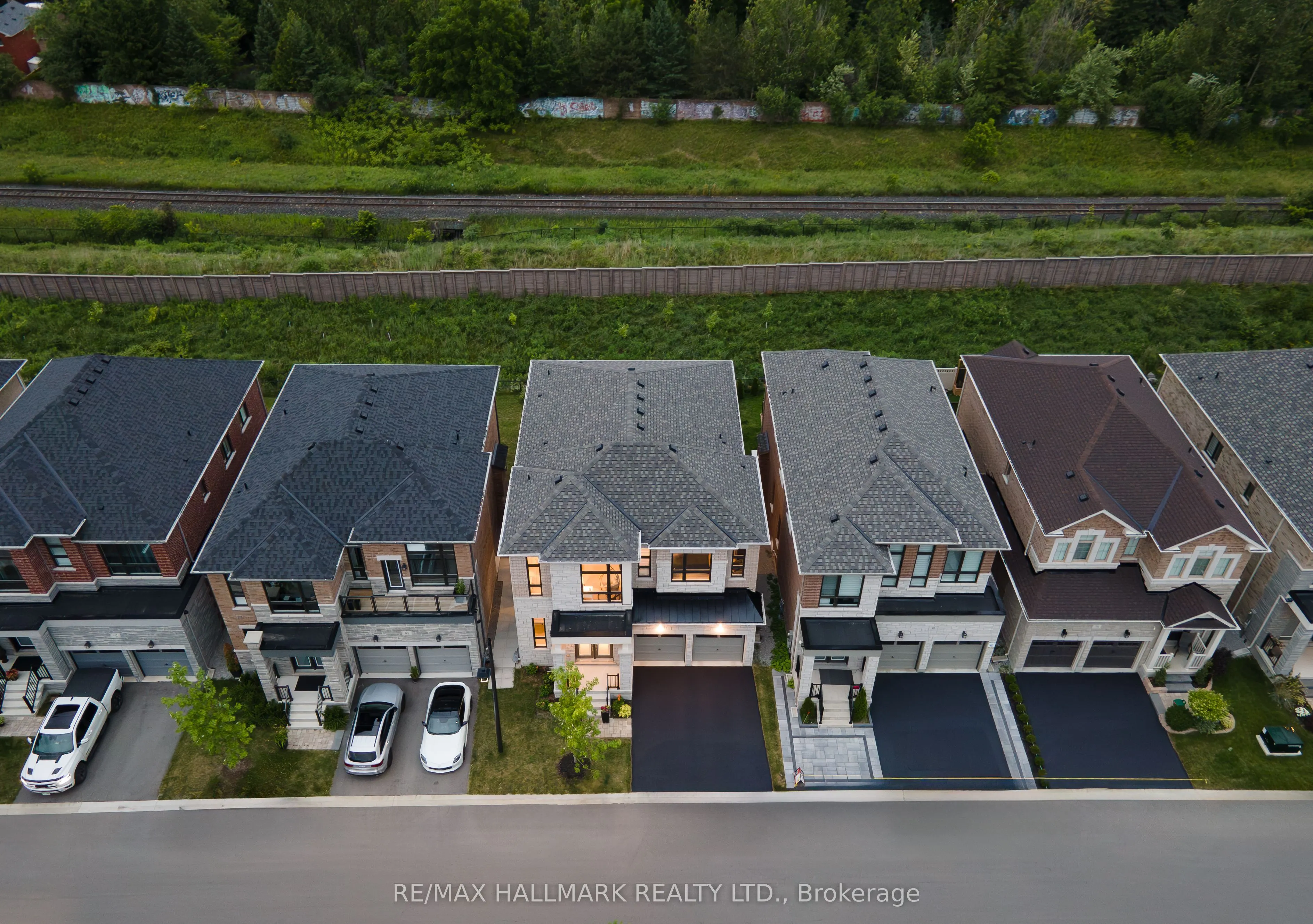 84 Pine Hill Crescent