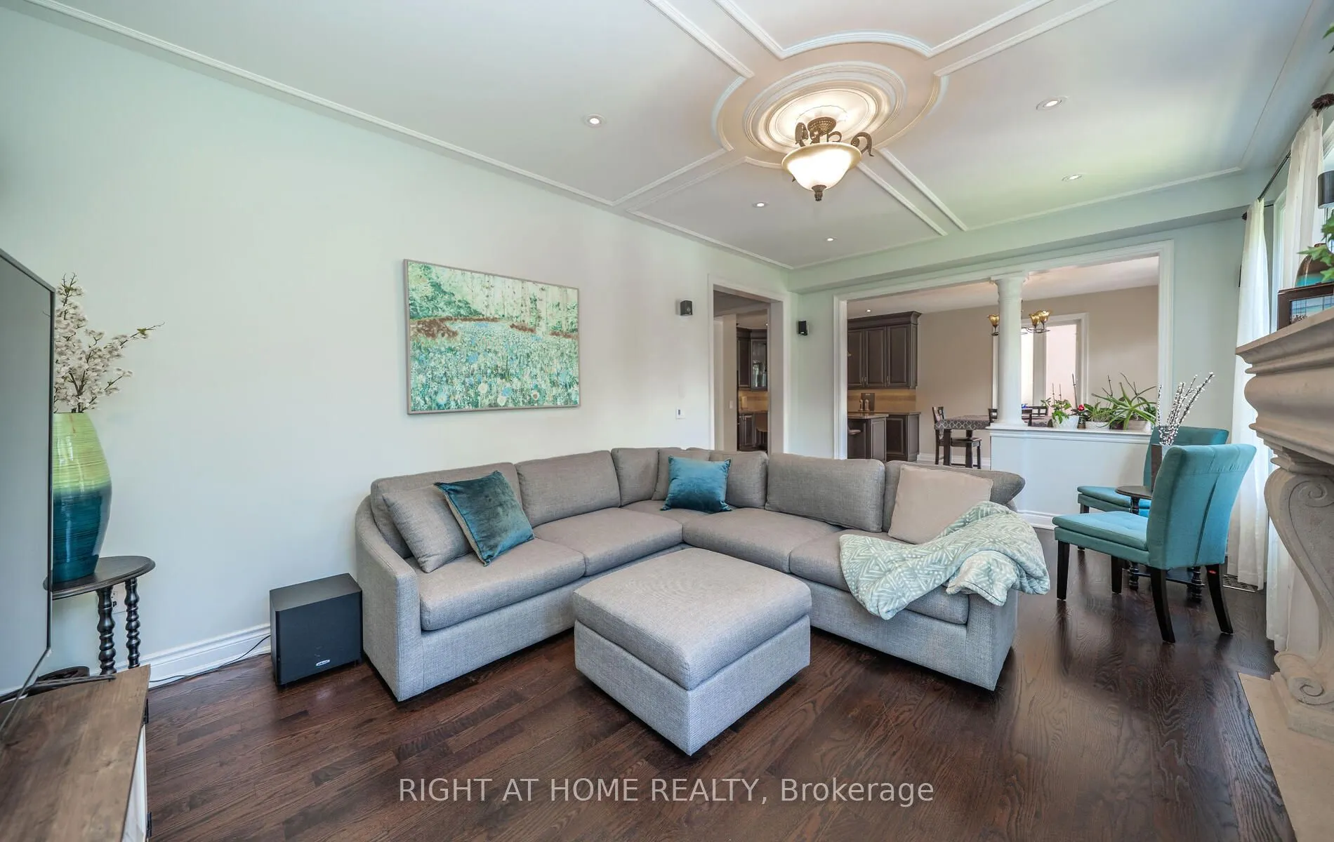 30 Selvapiano Cres Crescent N