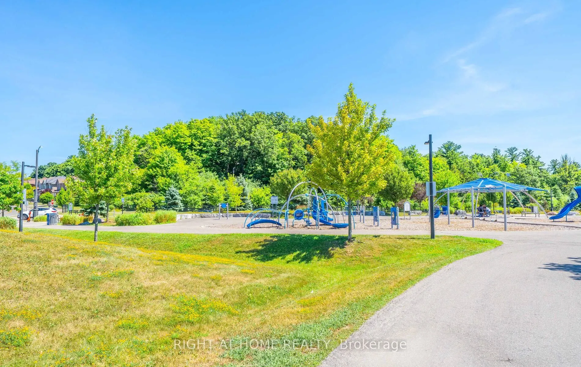 30 Selvapiano Cres Crescent N