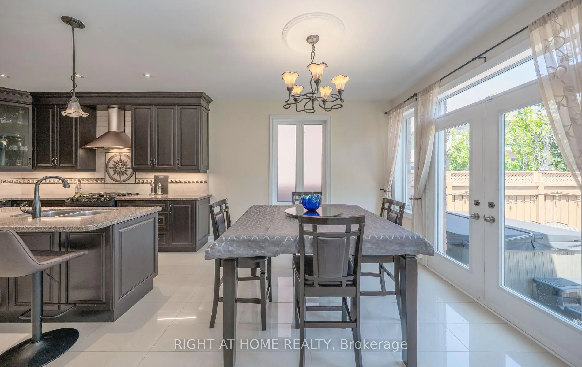 30 Selvapiano Cres Crescent N