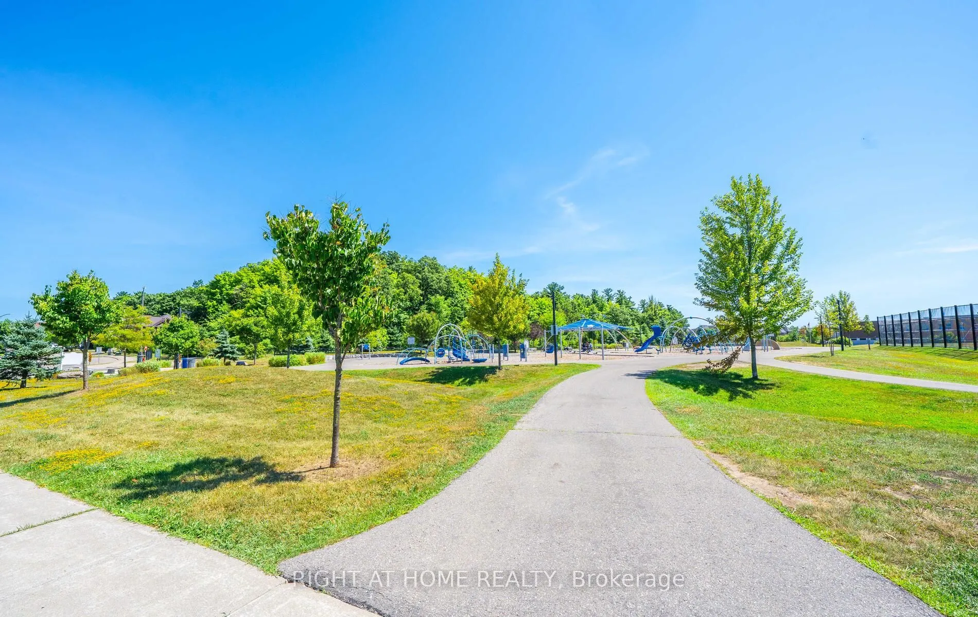 30 Selvapiano Cres Crescent N