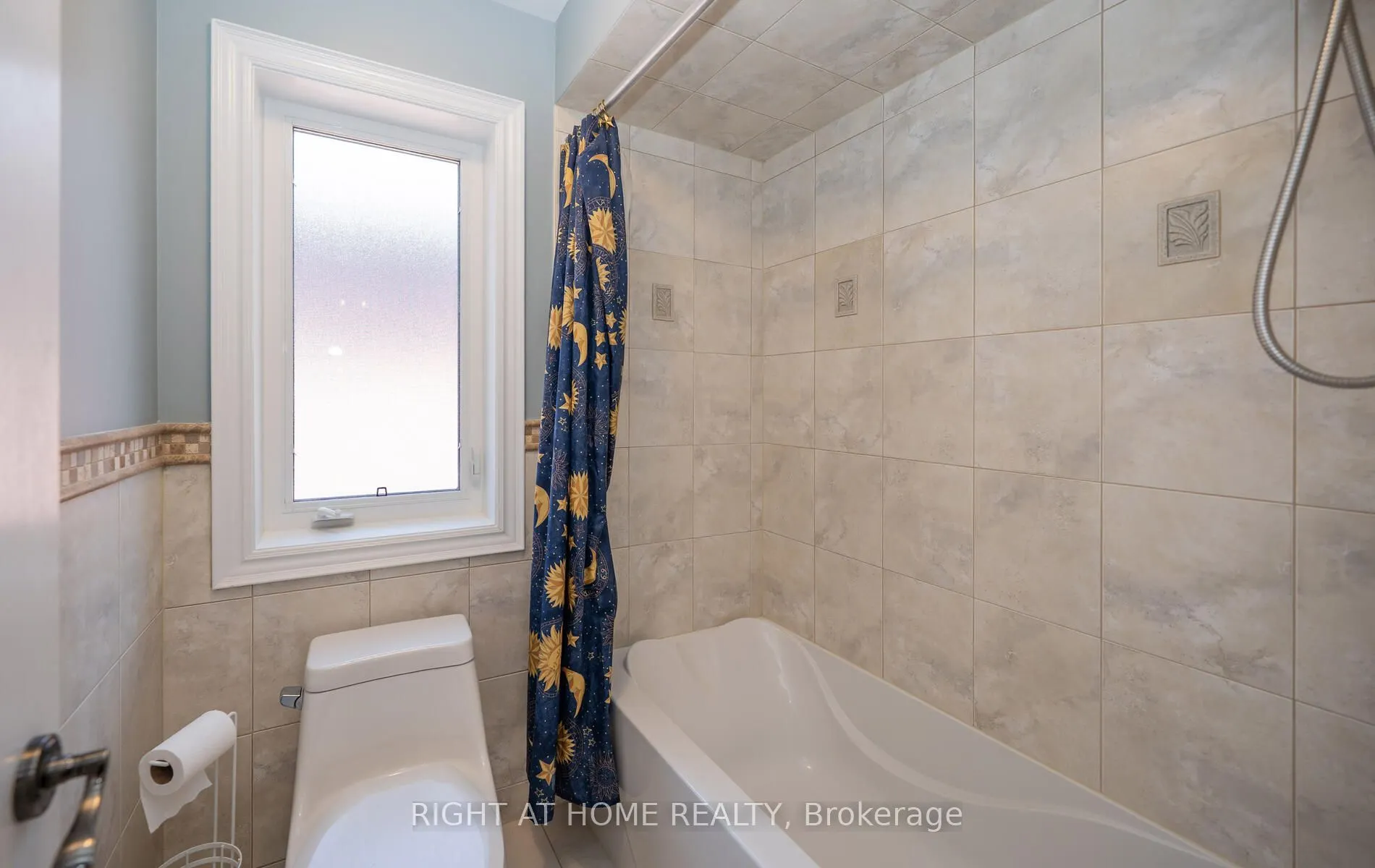 30 Selvapiano Cres Crescent N