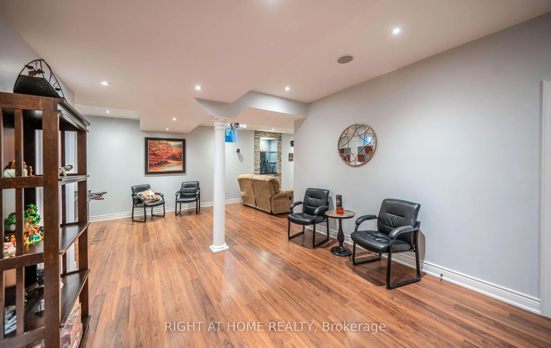 30 Selvapiano Cres Crescent N