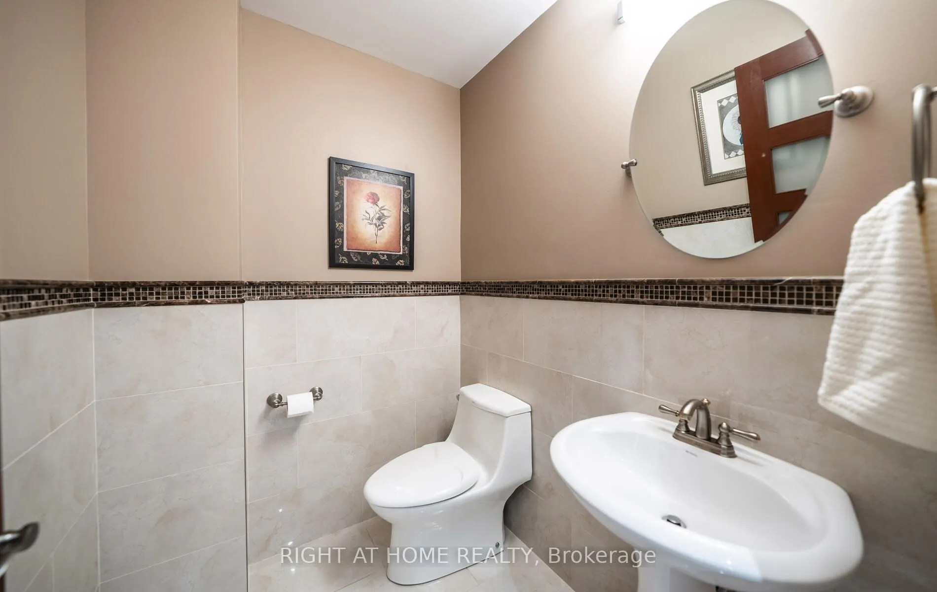 30 Selvapiano Cres Crescent N