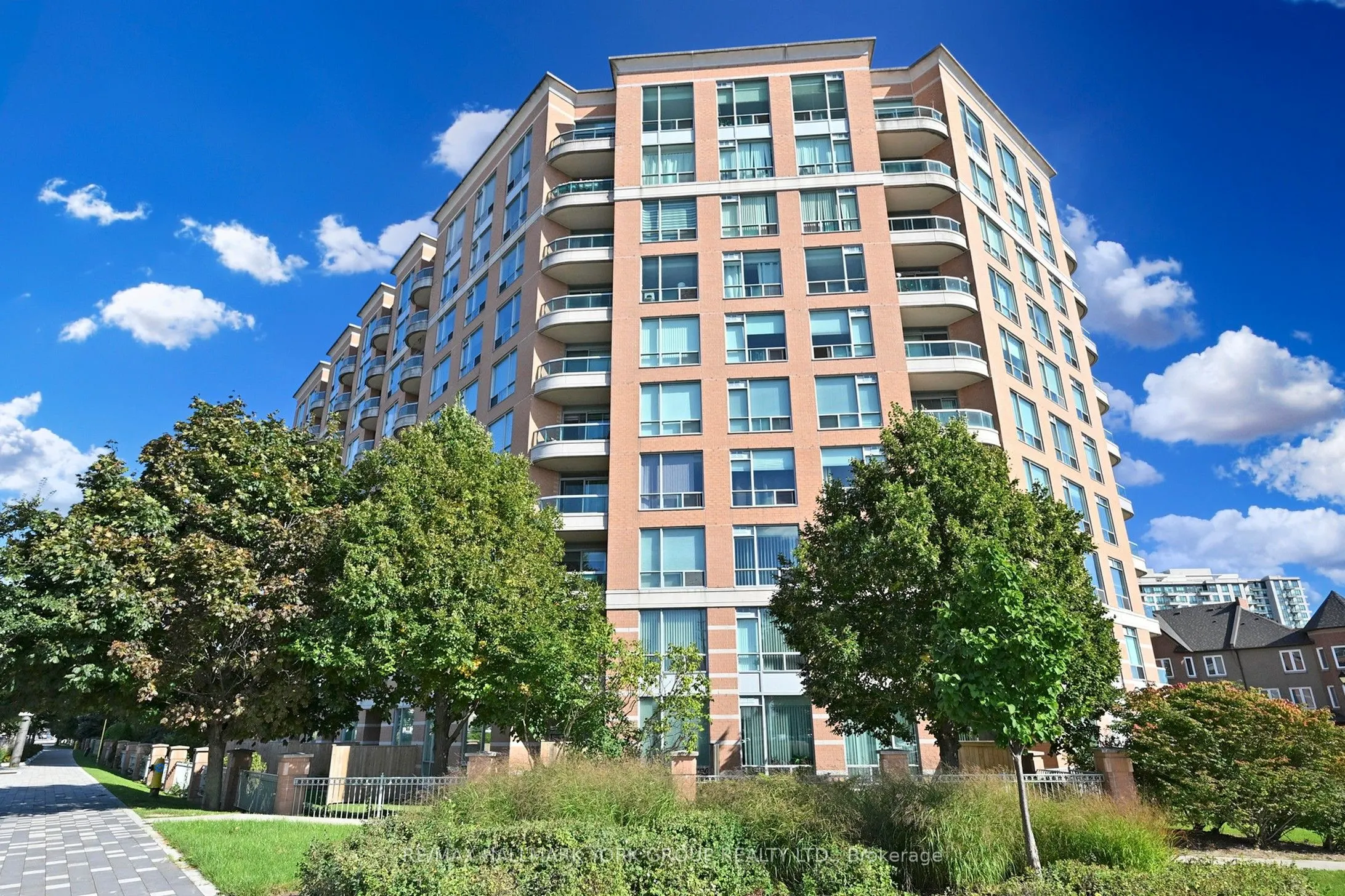 745 New Westminster Drive, #912