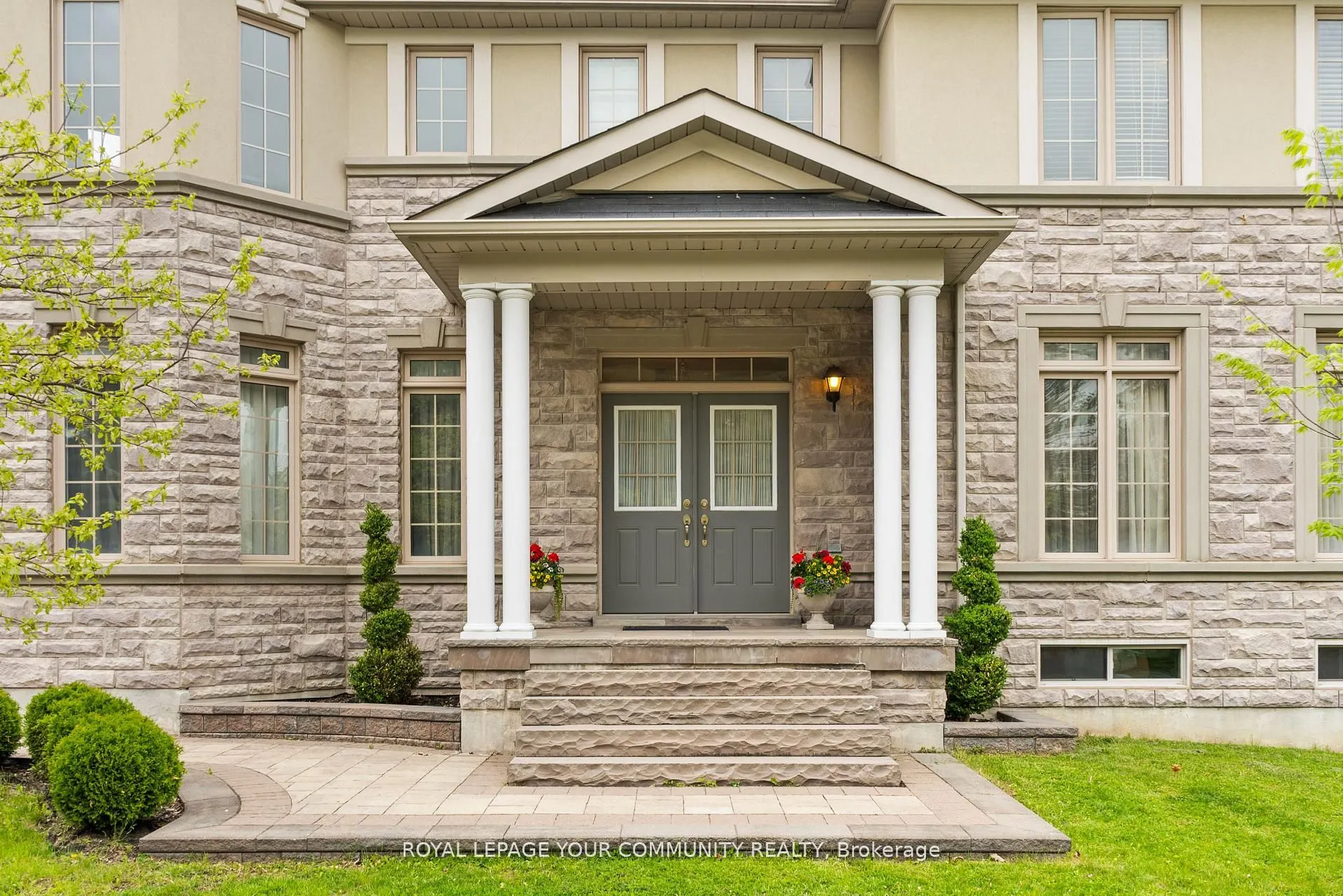 108 Headwater Crescent