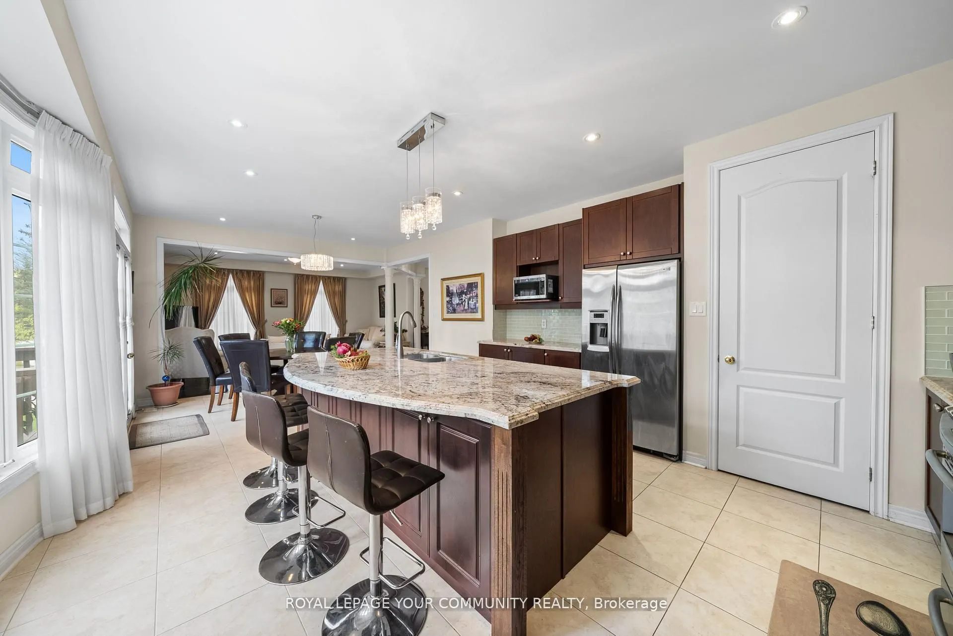 108 Headwater Crescent