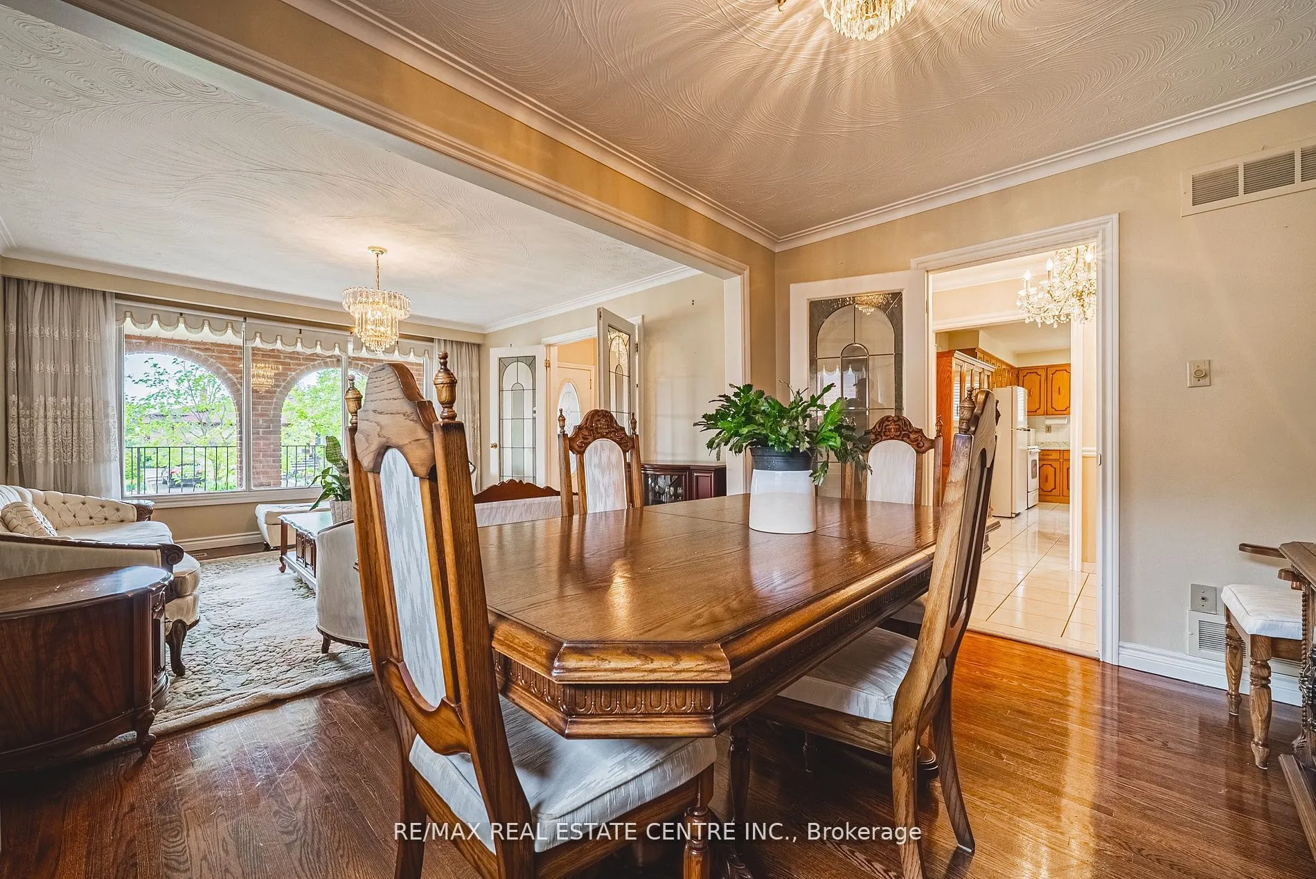 665 Woodbridge Avenue