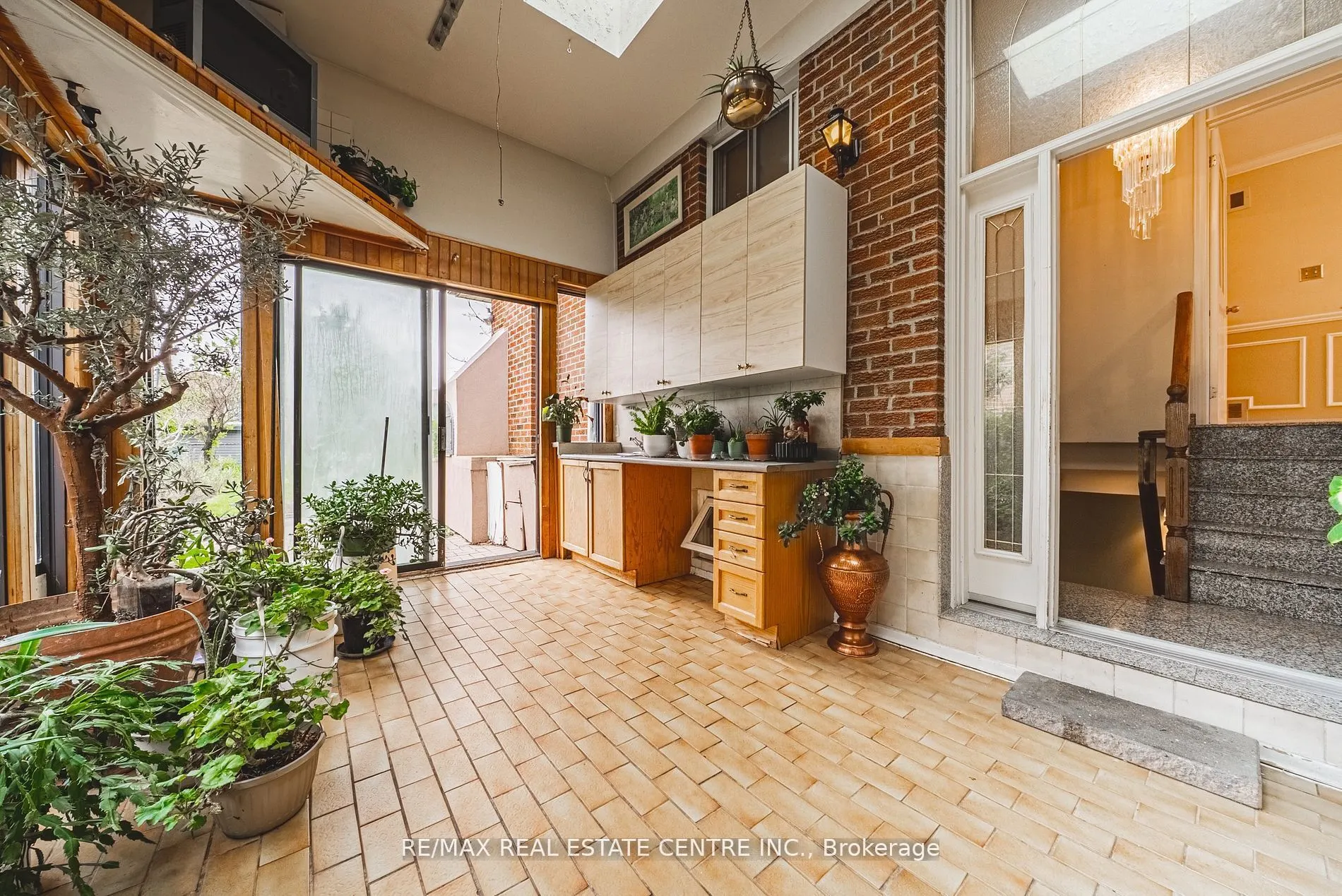 665 Woodbridge Avenue