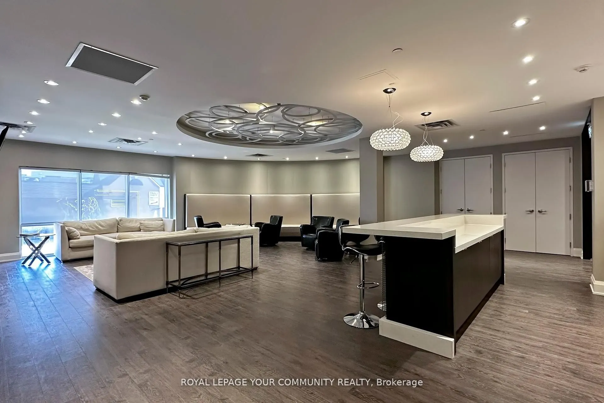 15277 Yonge Street, #702B