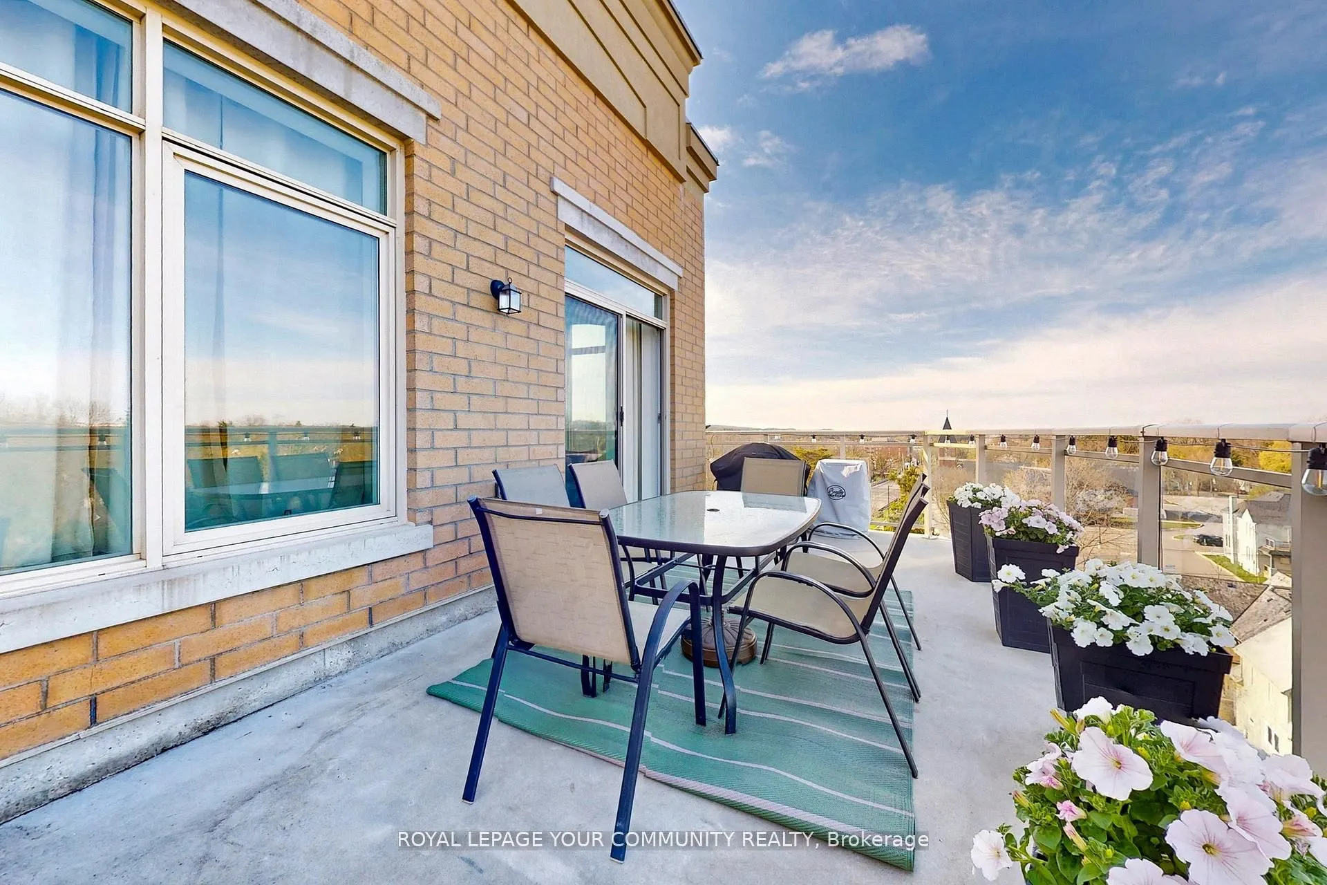 15277 Yonge Street, #702B