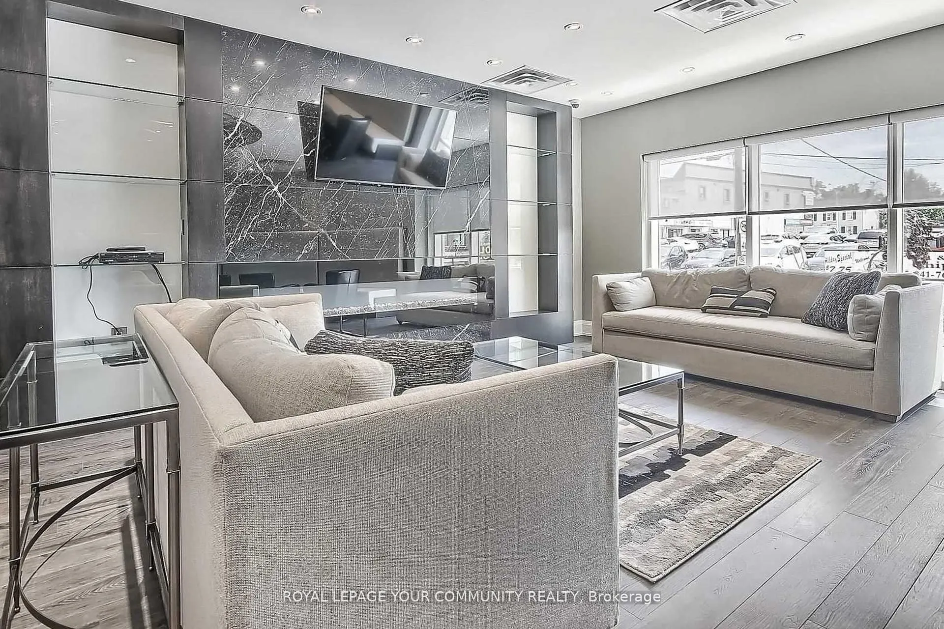 15277 Yonge Street, #702B