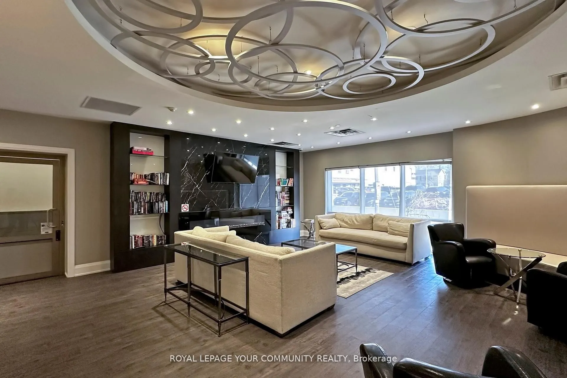 15277 Yonge Street, #702B