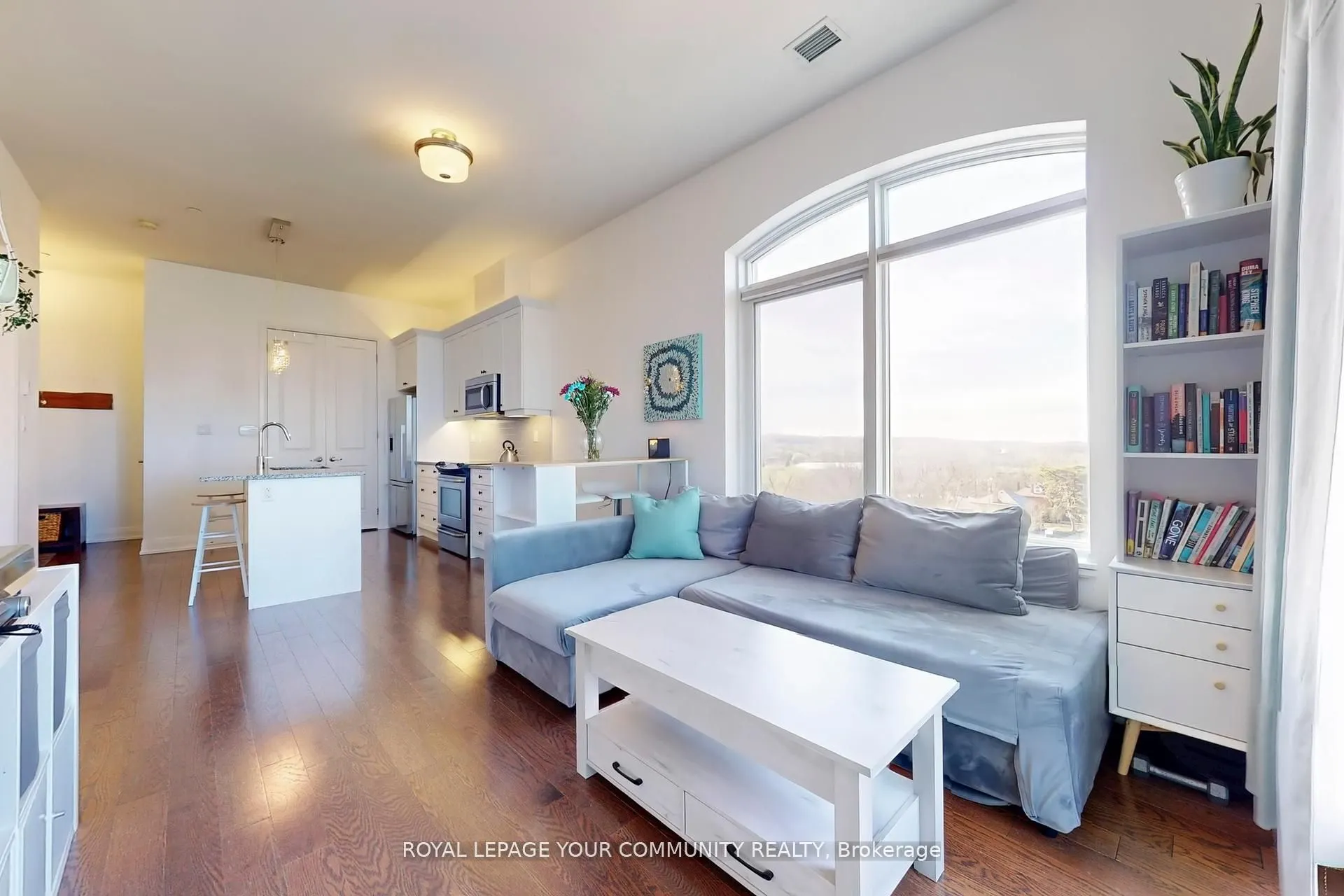 15277 Yonge Street, #702B