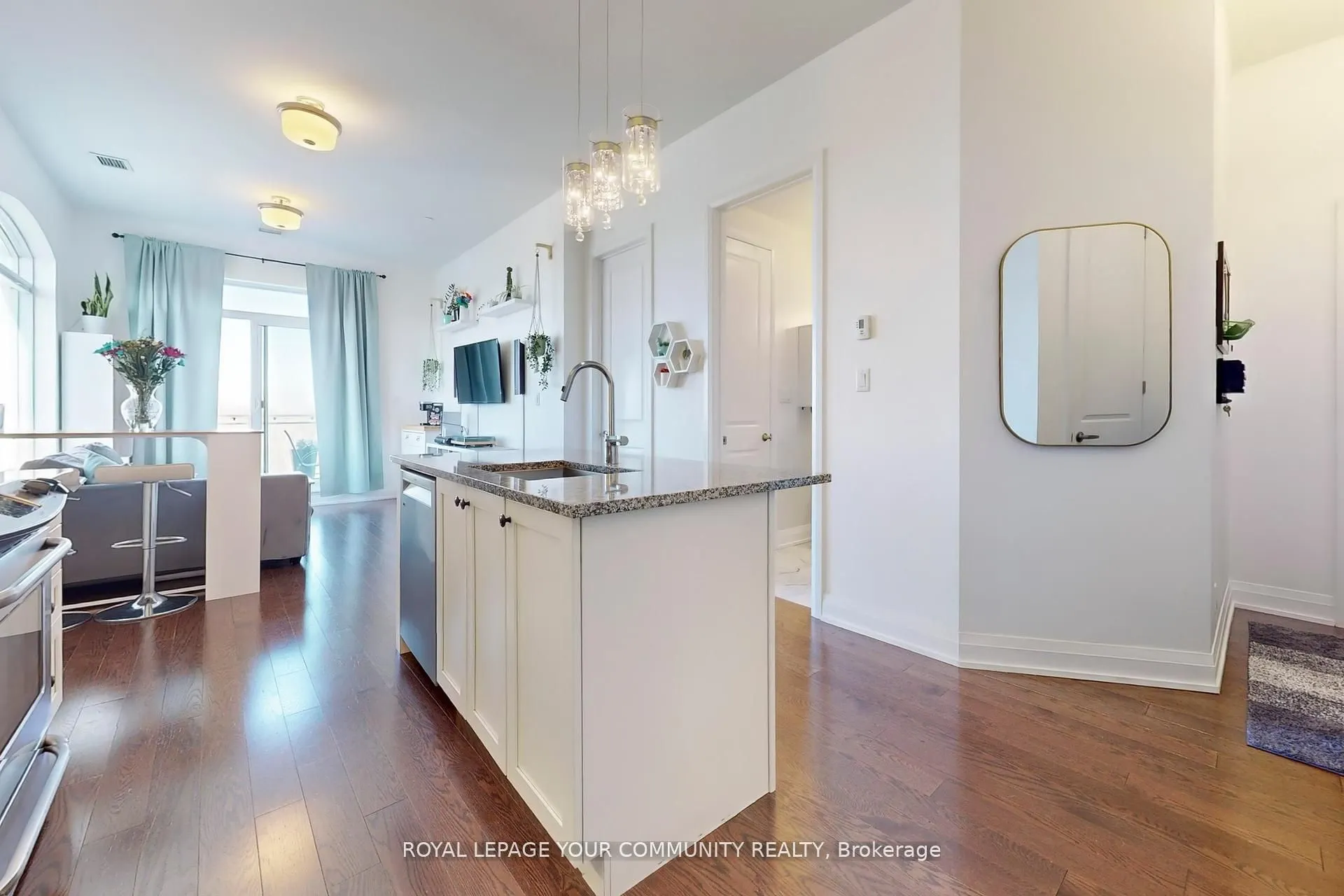15277 Yonge Street, #702B