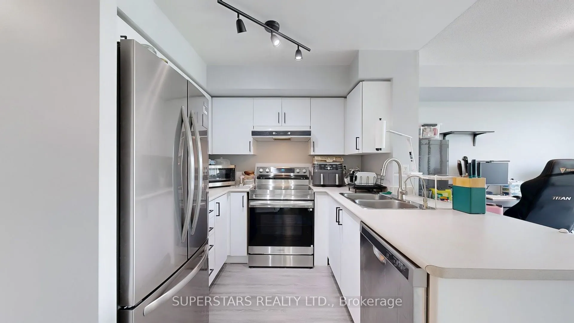 3 Ellesmere Street, #217