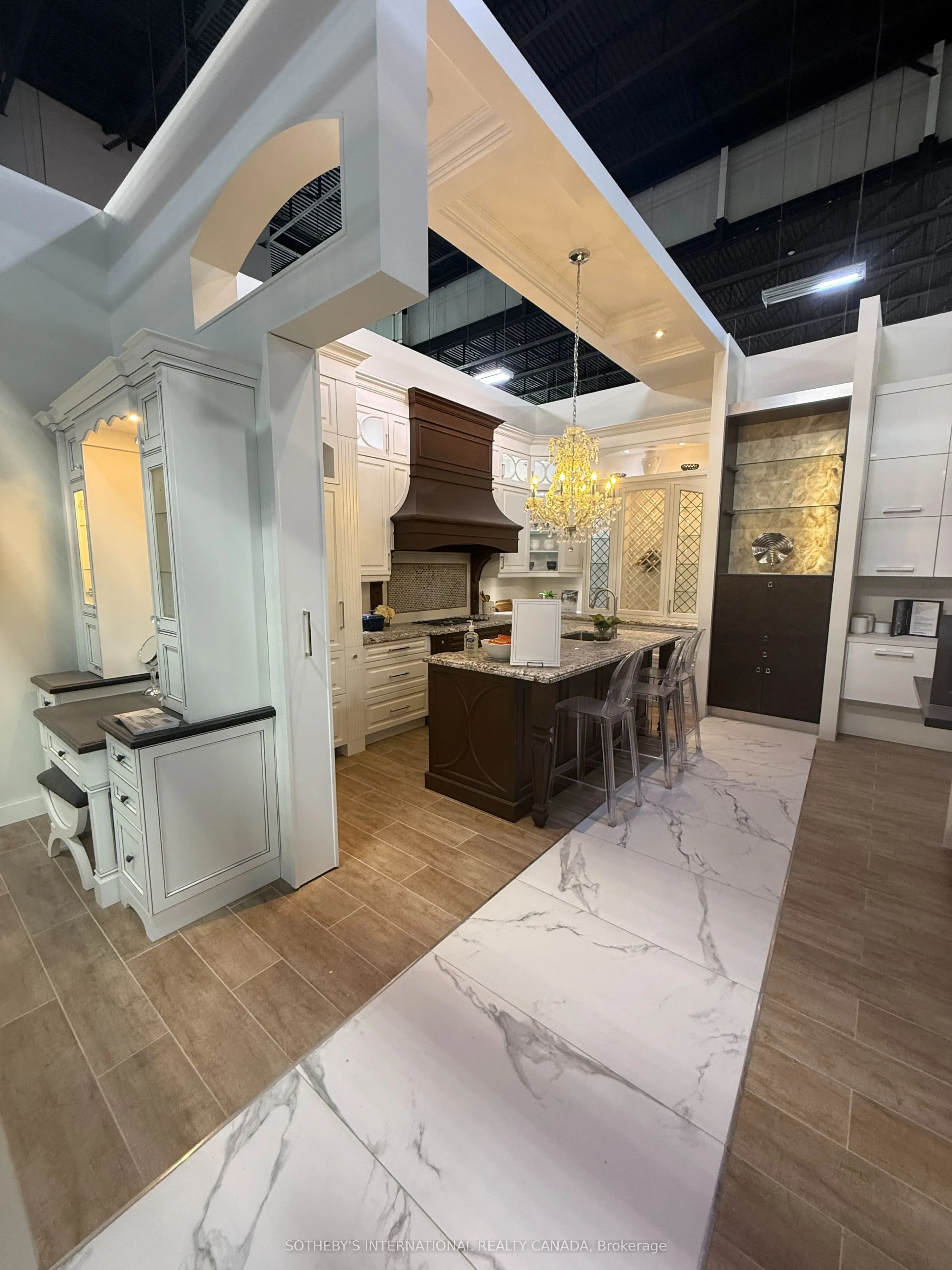 7250 Keele Street, #221