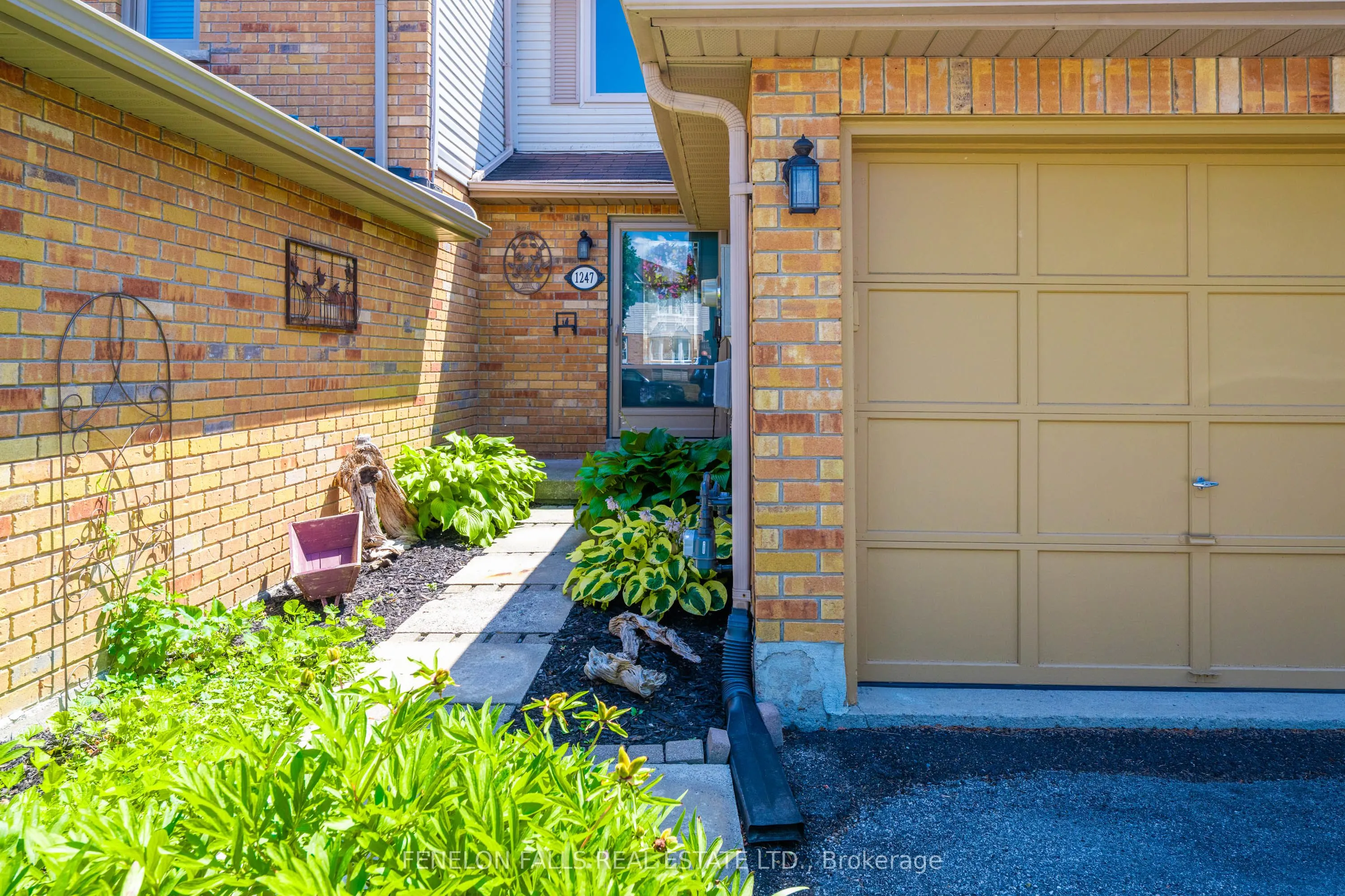 1247 Huron Court