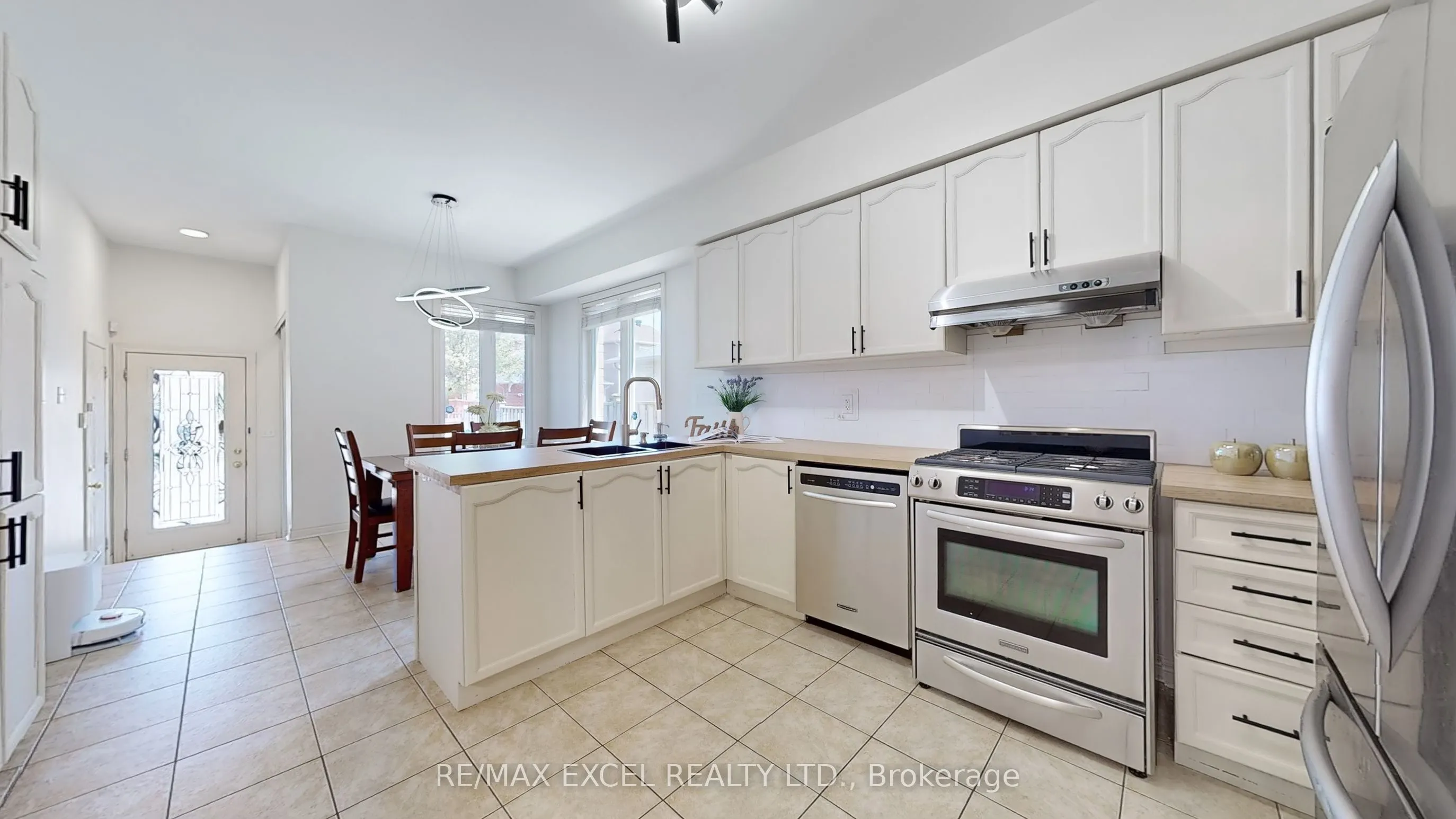 809 Cornell Rouge Boulevard