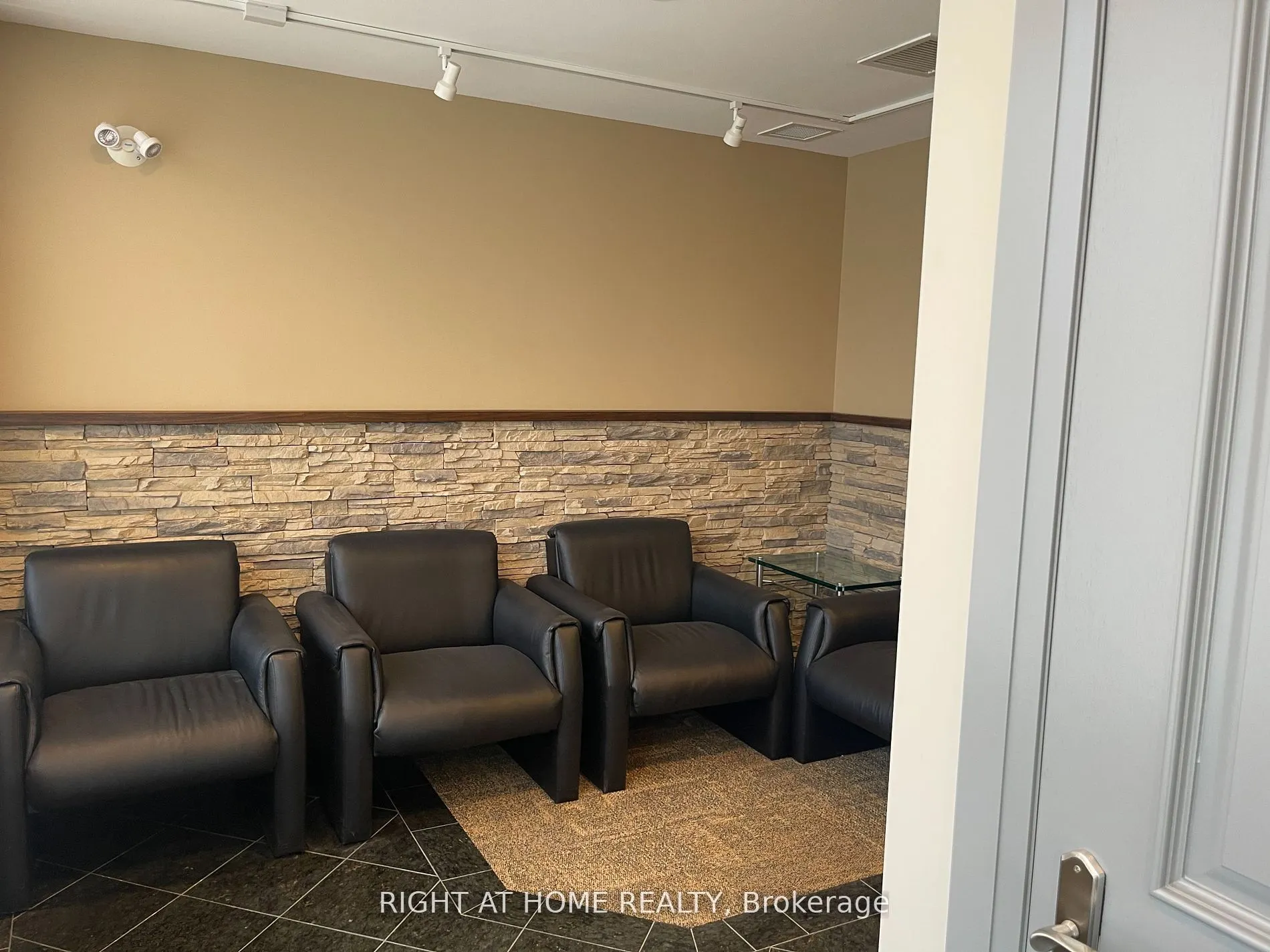 160 Cidermill Avenue, #12