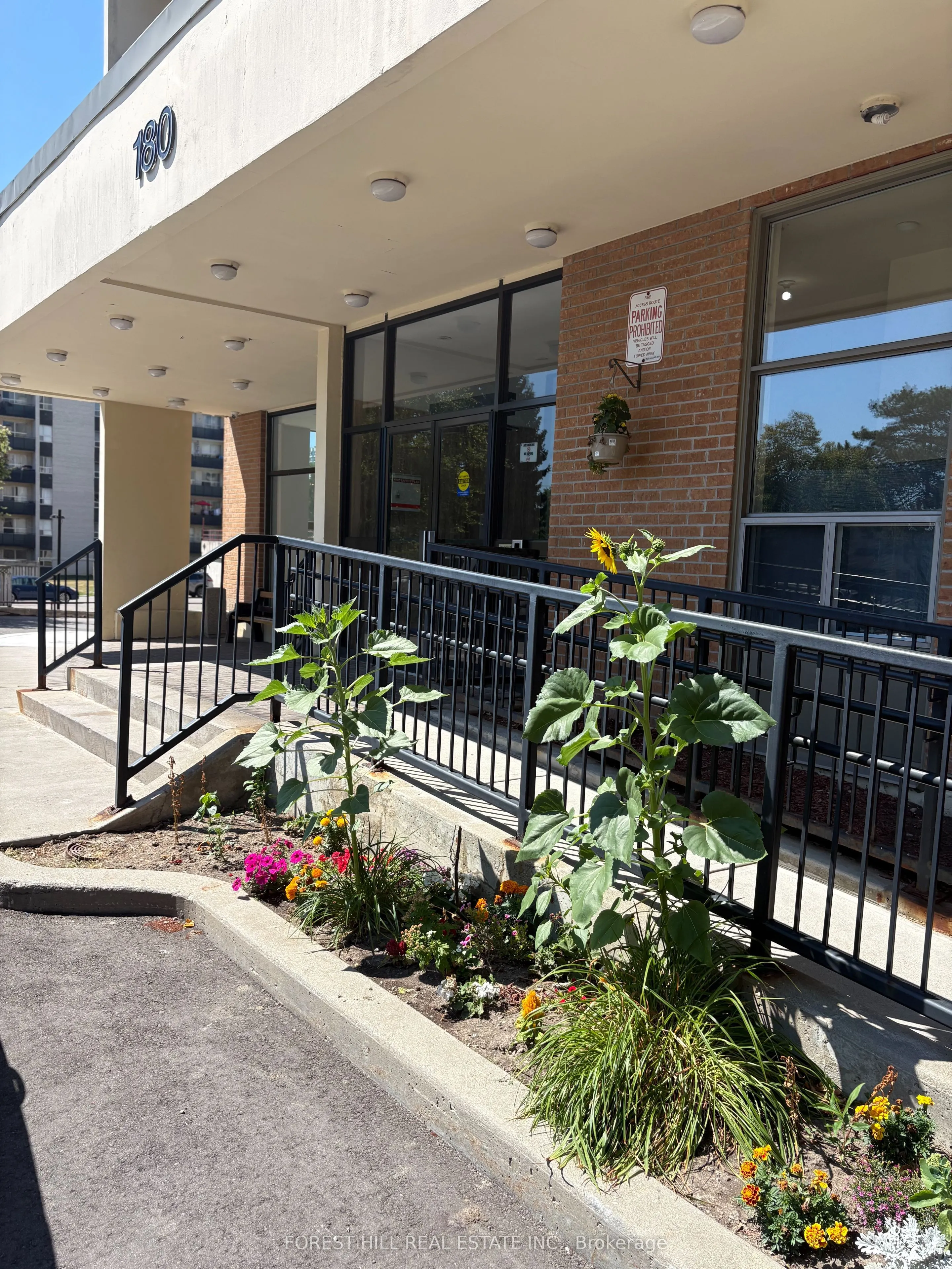 180 Dudley Avenue, #106