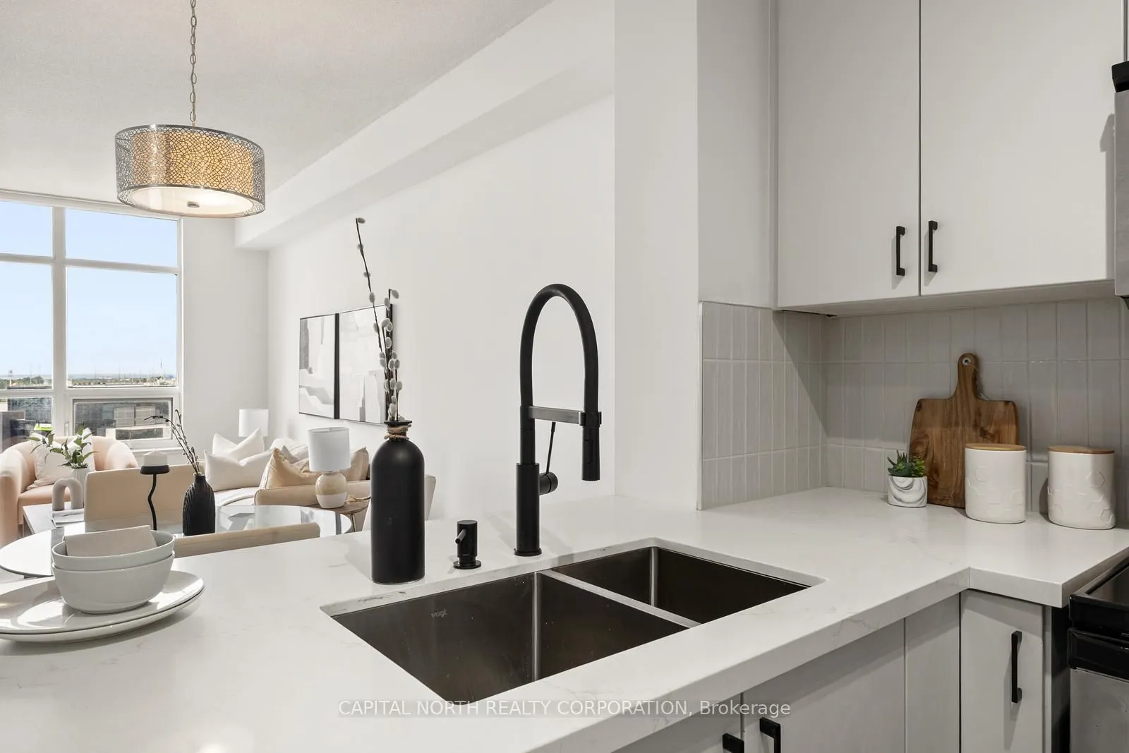 9225 Jane Street, #915