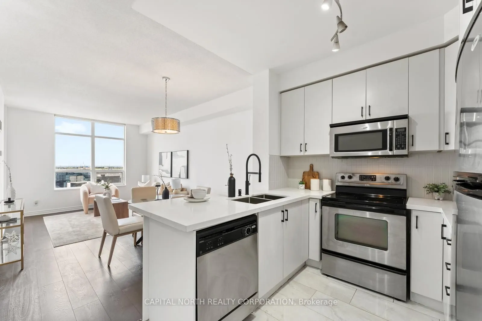 9225 Jane Street, #915