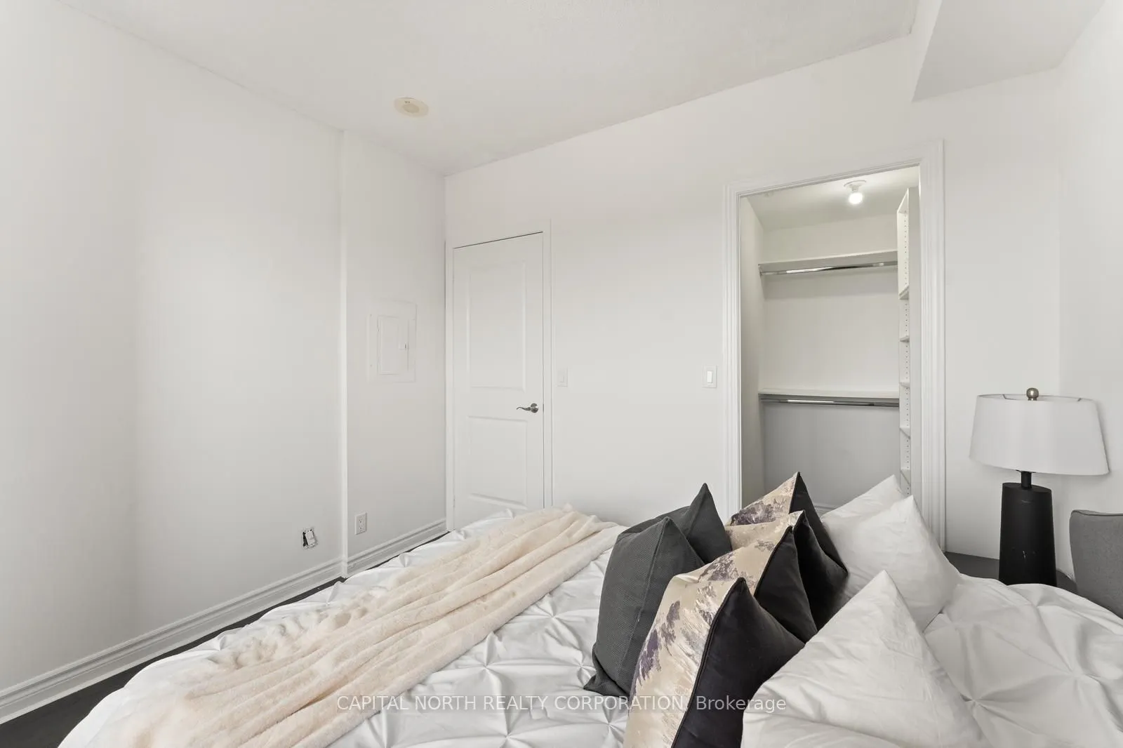9225 Jane Street, #915