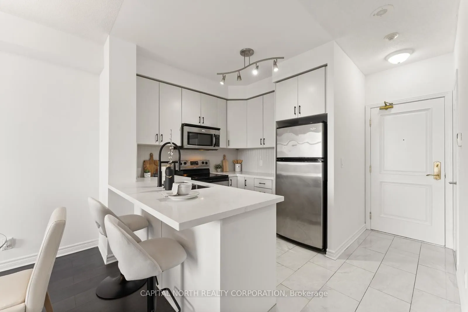 9225 Jane Street, #915