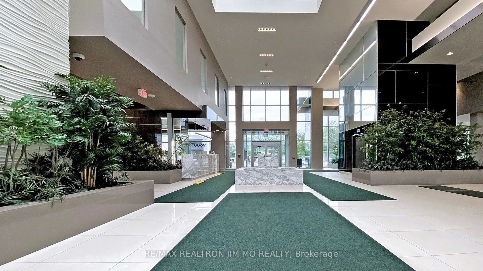 9600 Yonge Street, #PH3