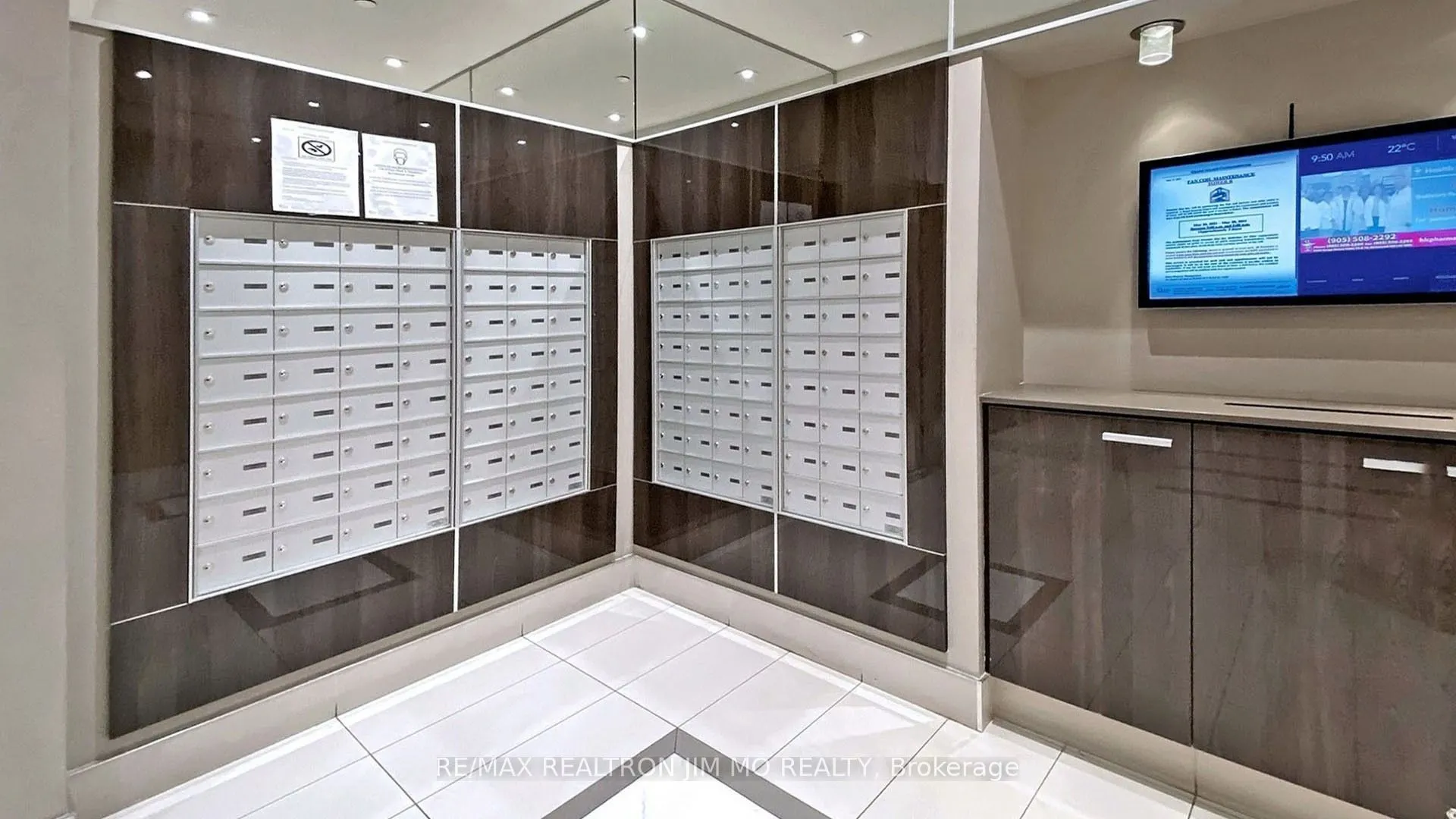 9600 Yonge Street, #PH3