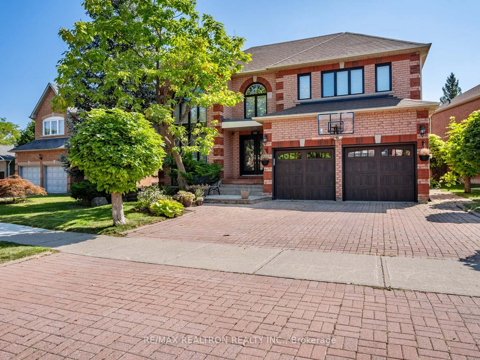 123 Hammerstone Crescent
