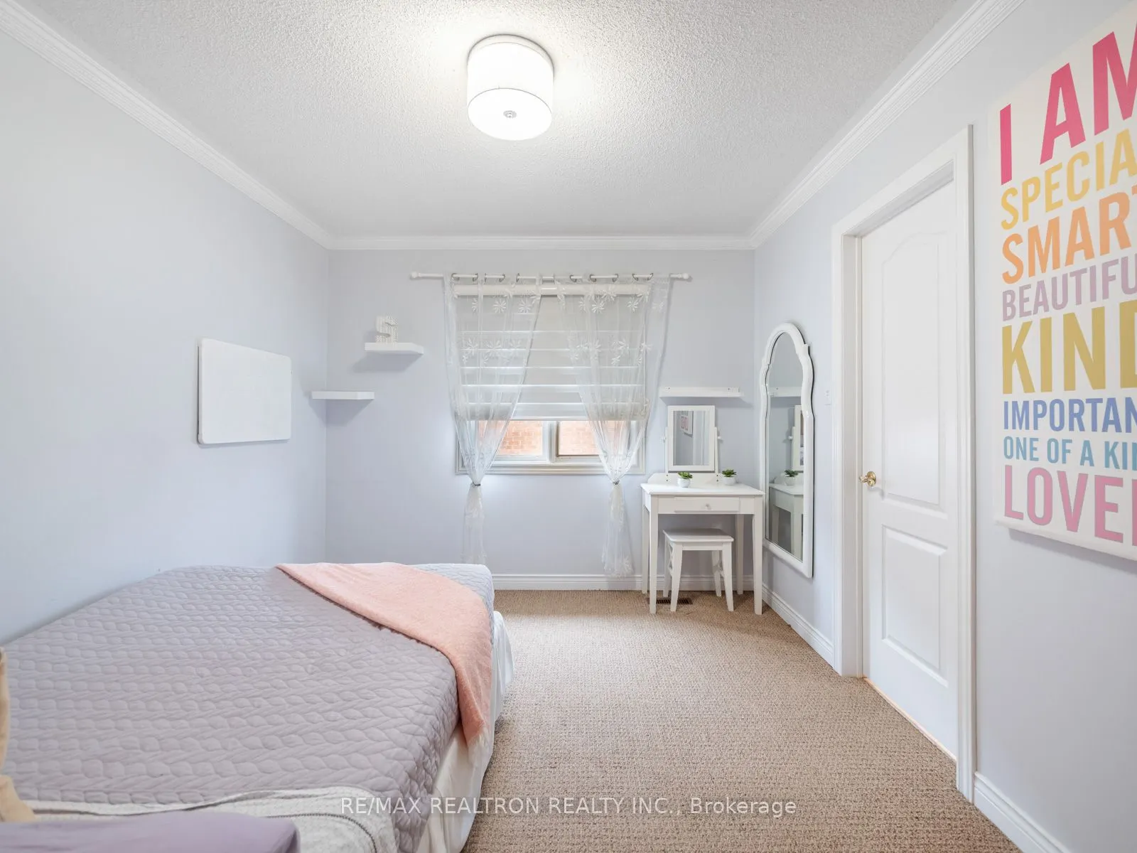 123 Hammerstone Crescent