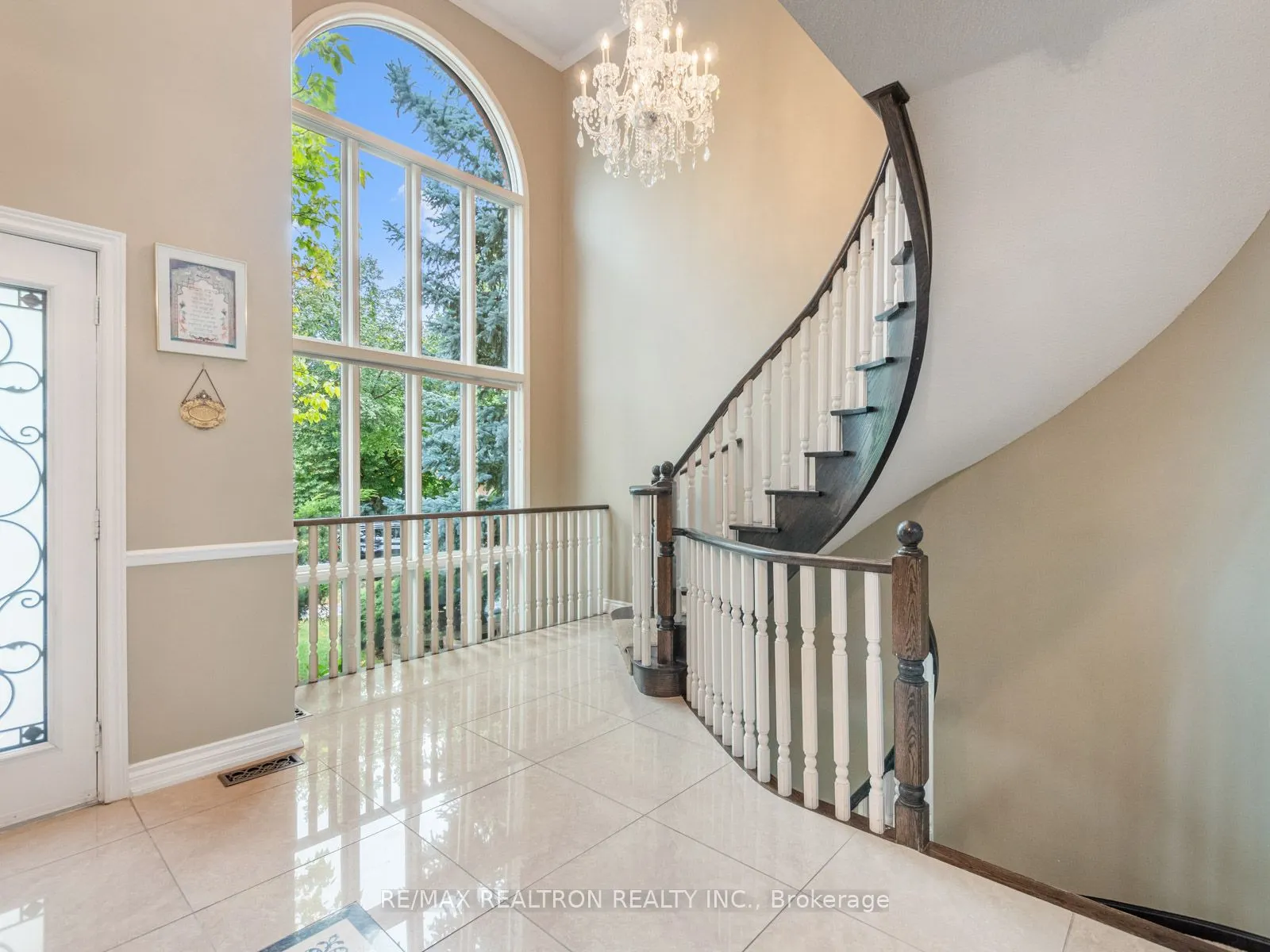 123 Hammerstone Crescent