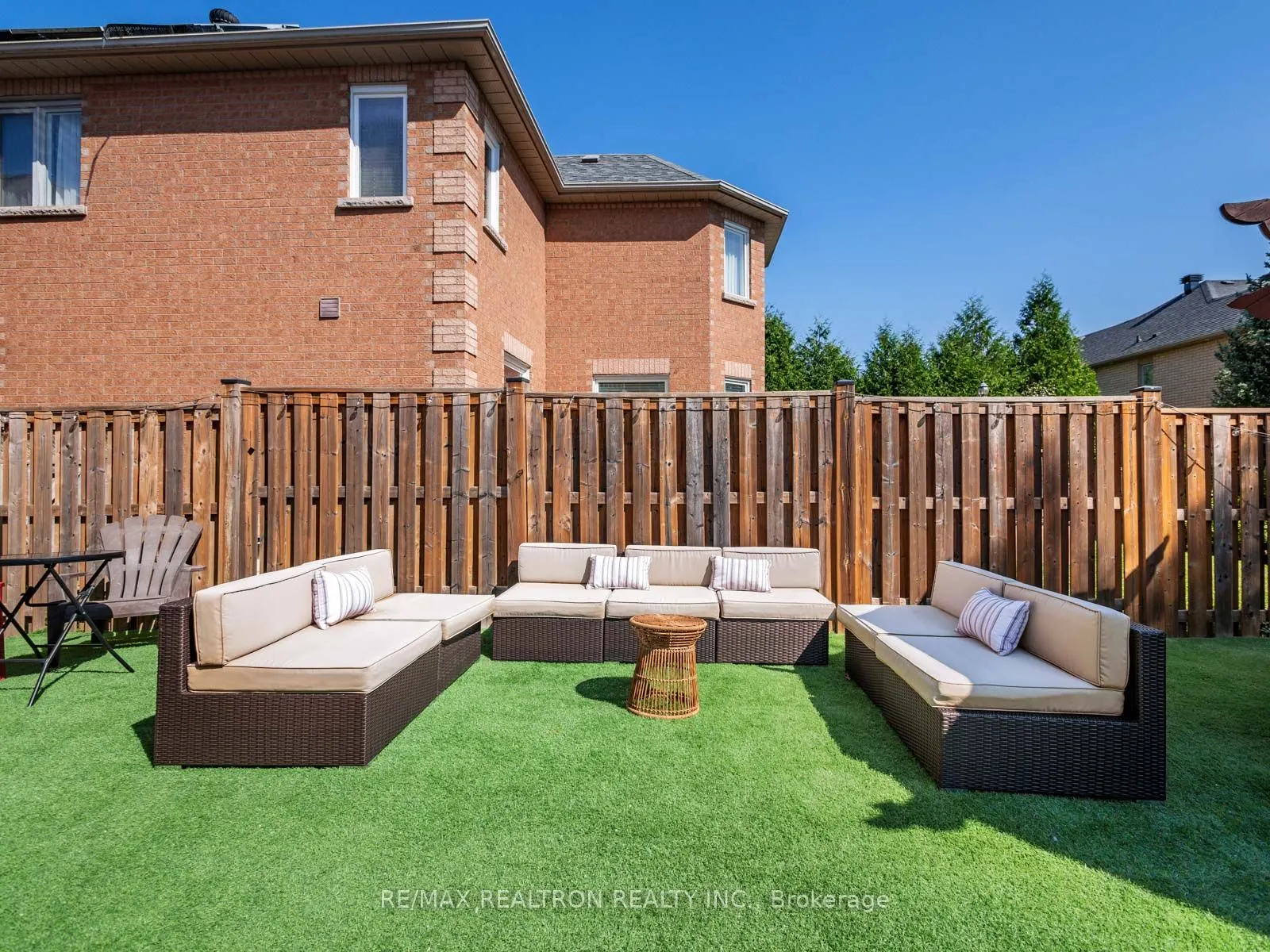 123 Hammerstone Crescent