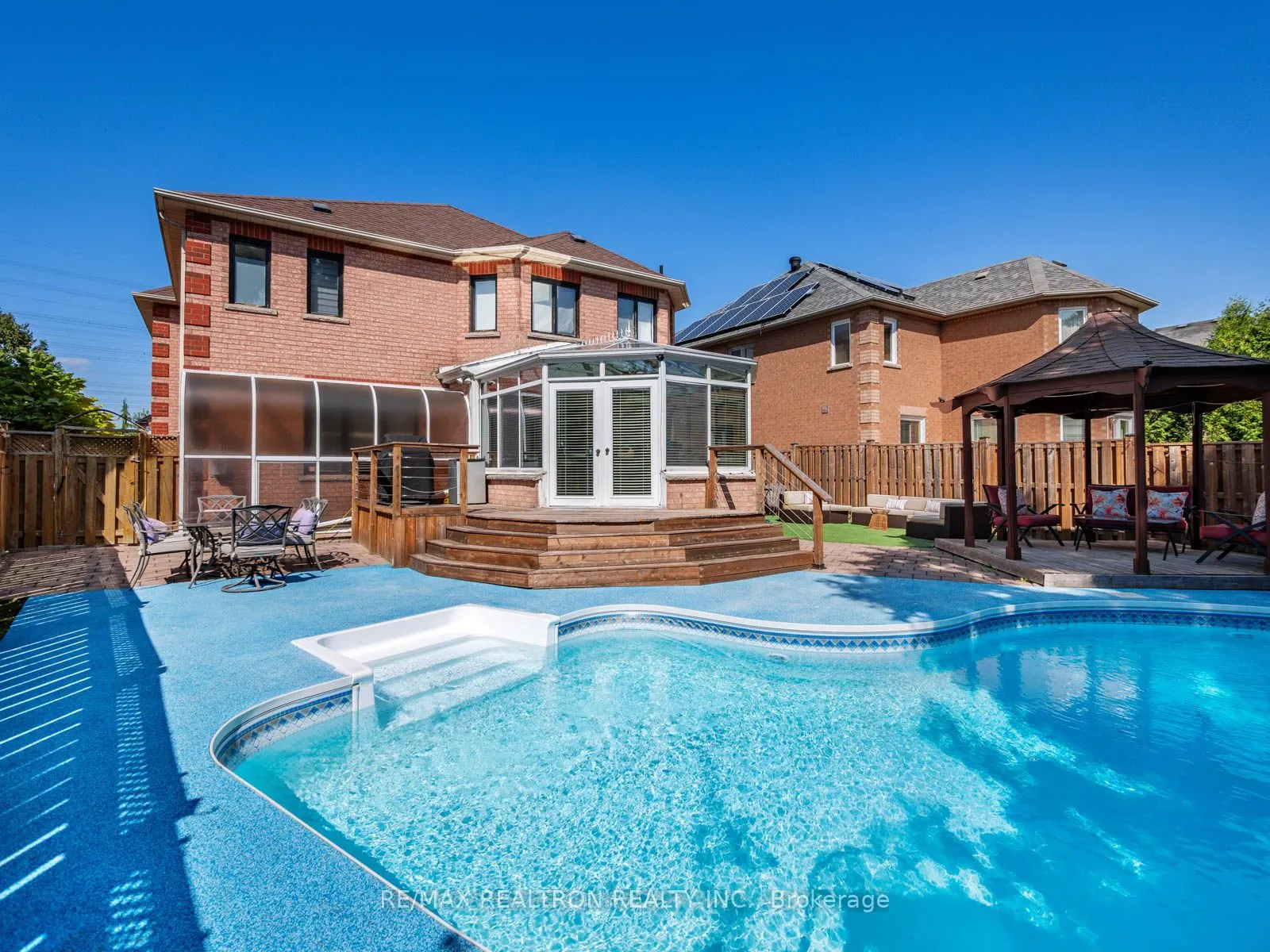 123 Hammerstone Crescent