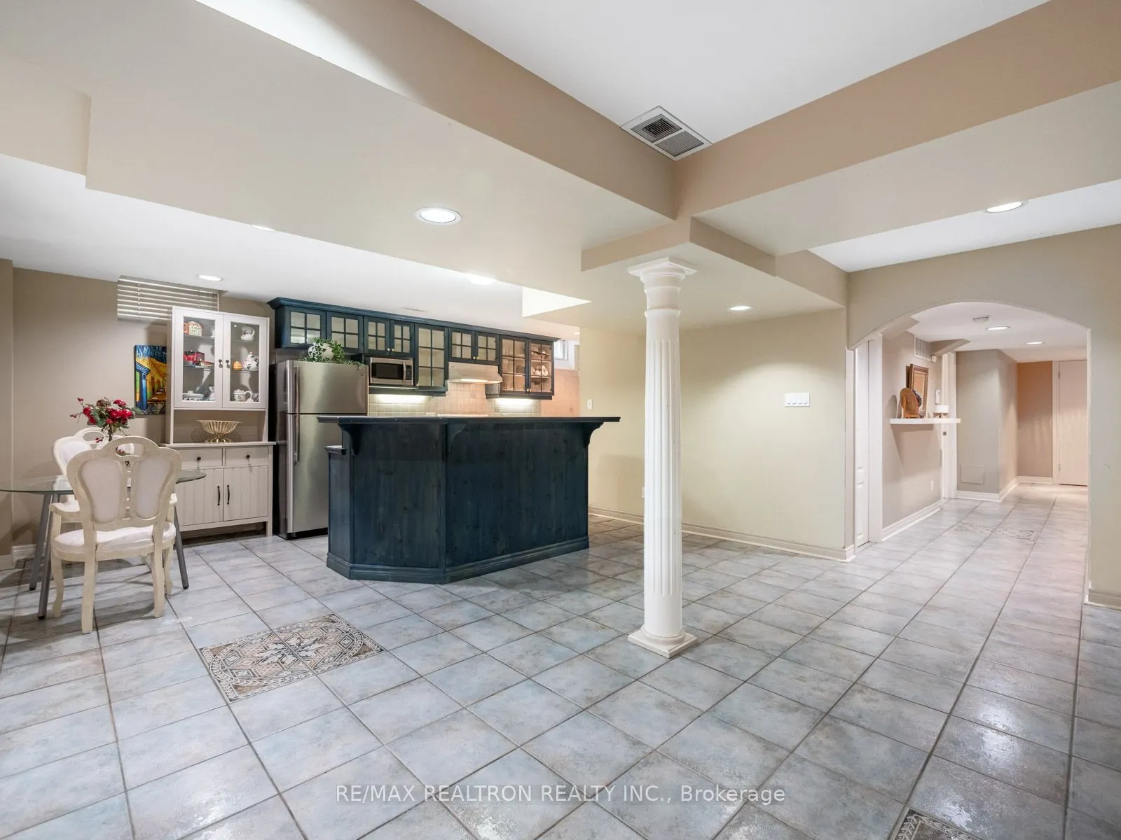 123 Hammerstone Crescent